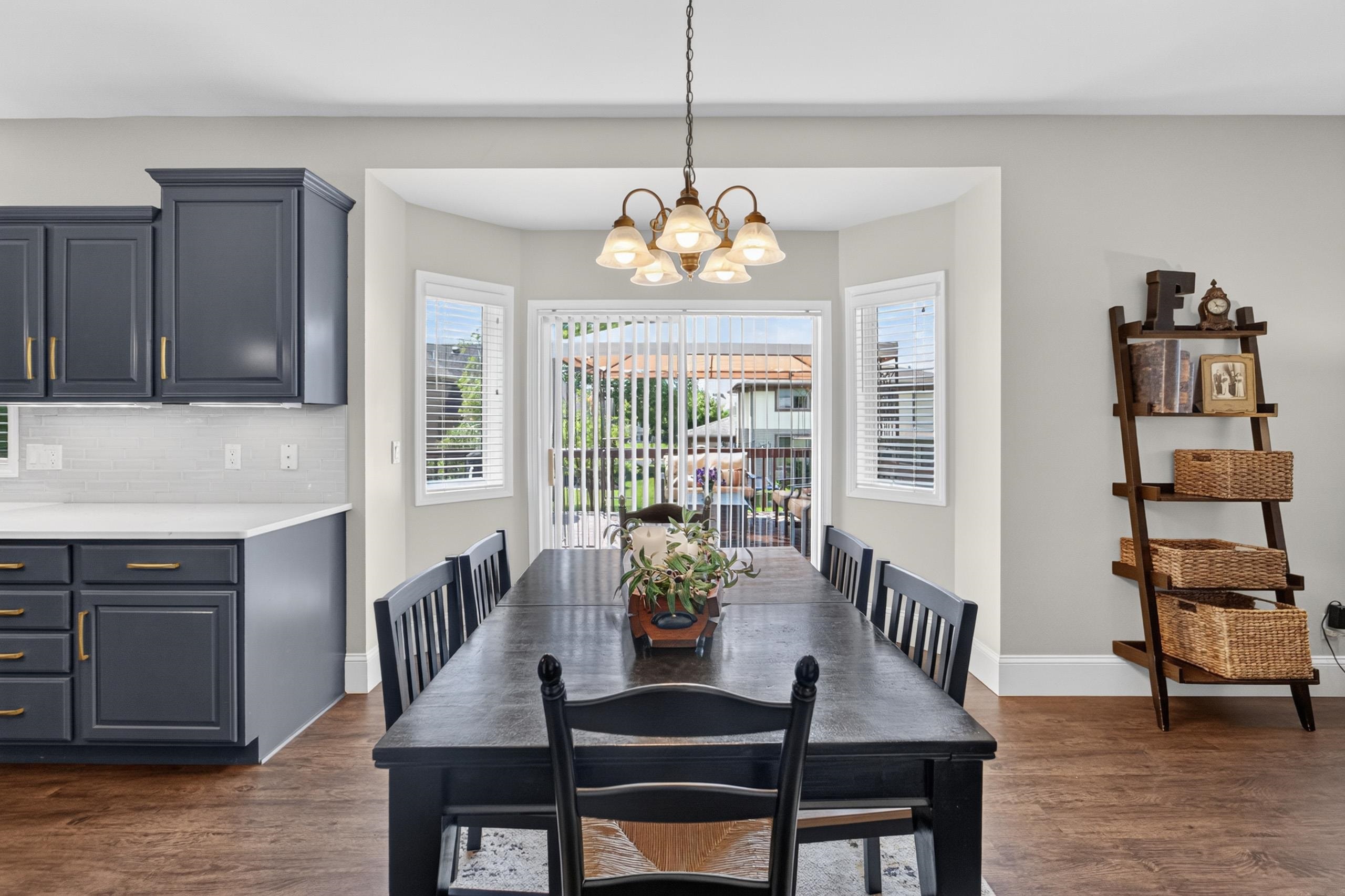 606 Pleasant Valley Parkway