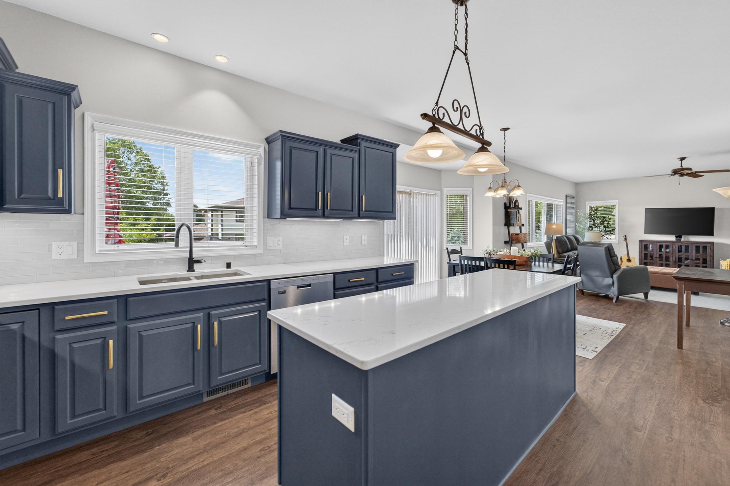 606 Pleasant Valley Parkway
