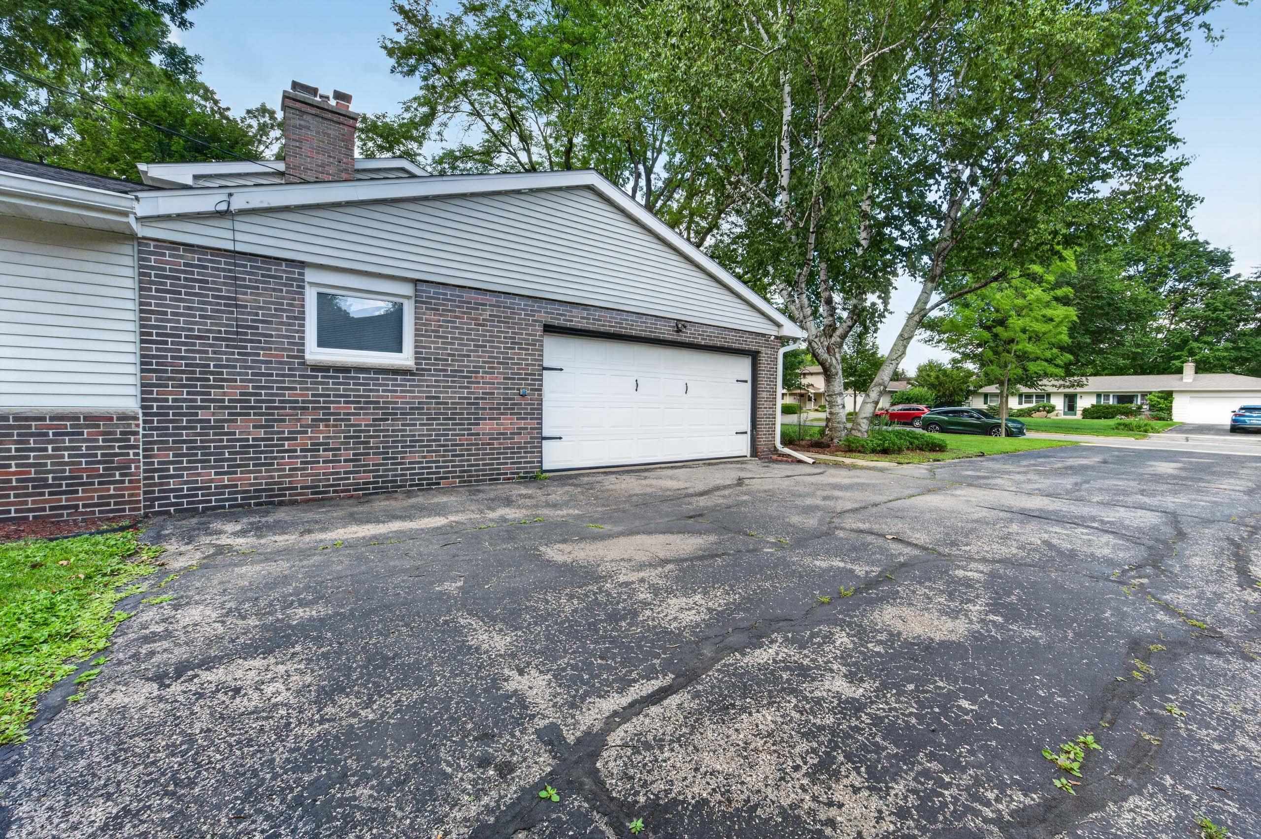 2206 Aspen Road