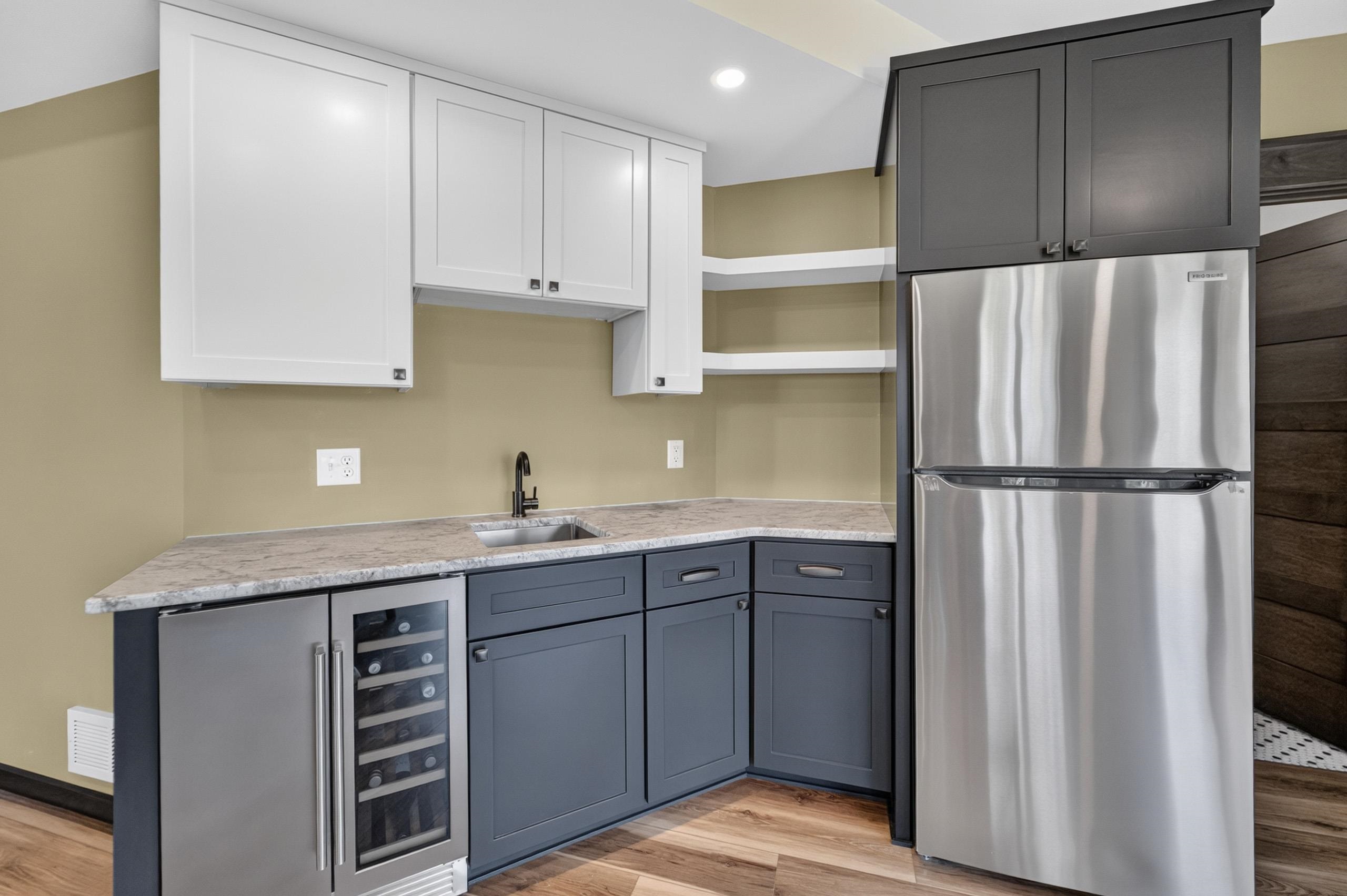 7876 Dragonfly Court