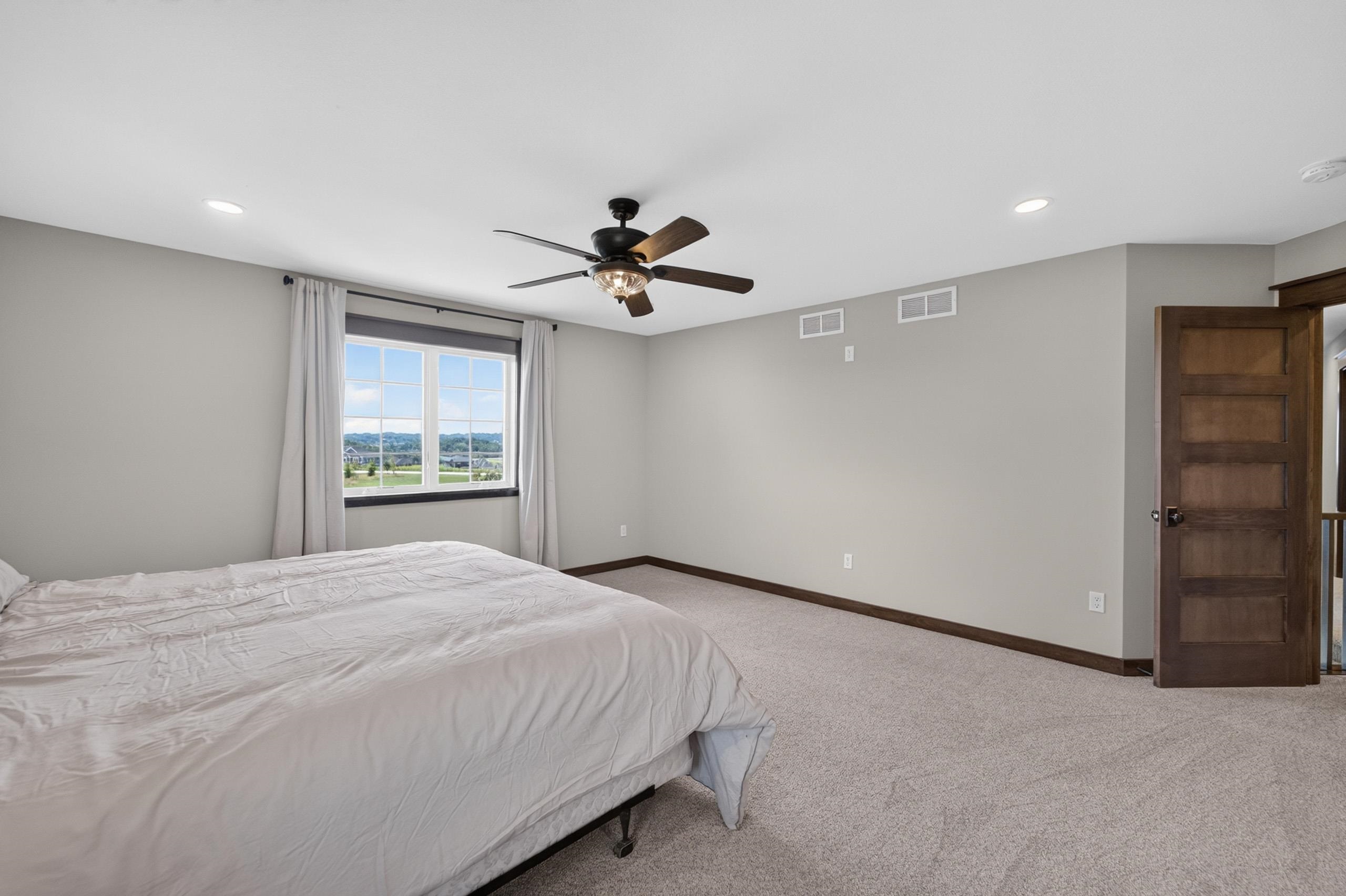 7876 Dragonfly Court