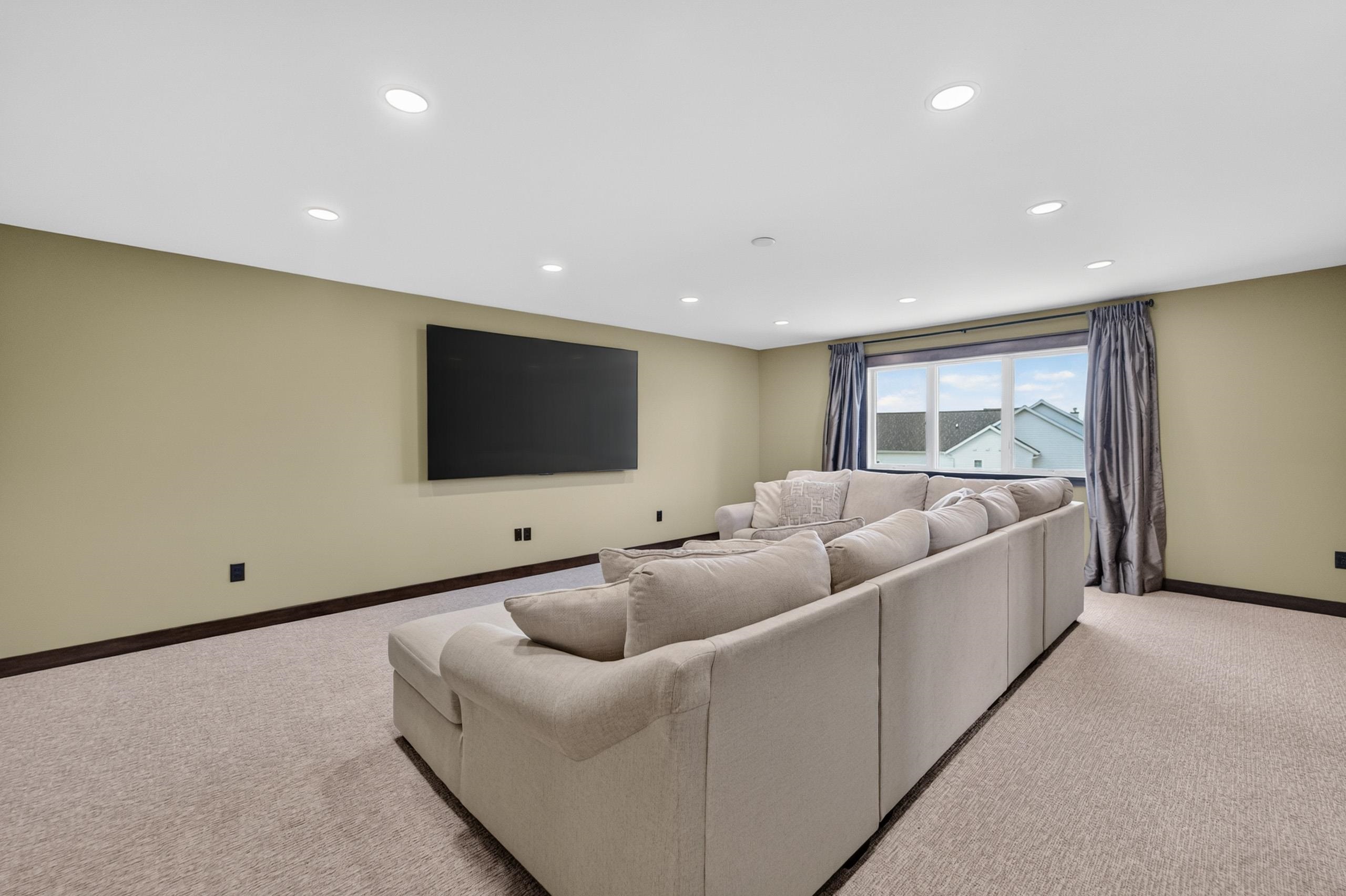 7876 Dragonfly Court