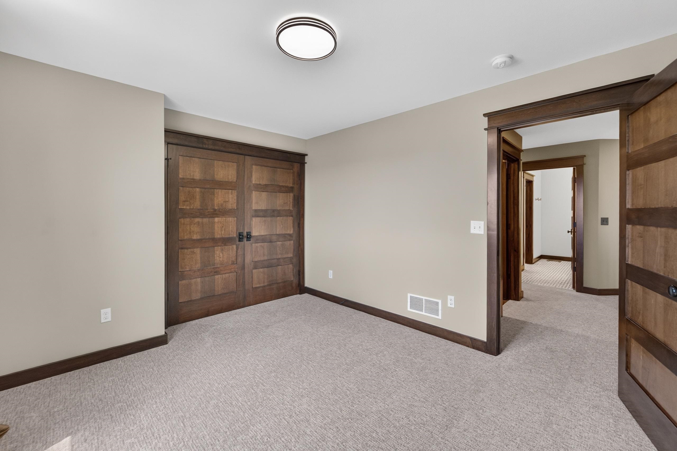 7876 Dragonfly Court