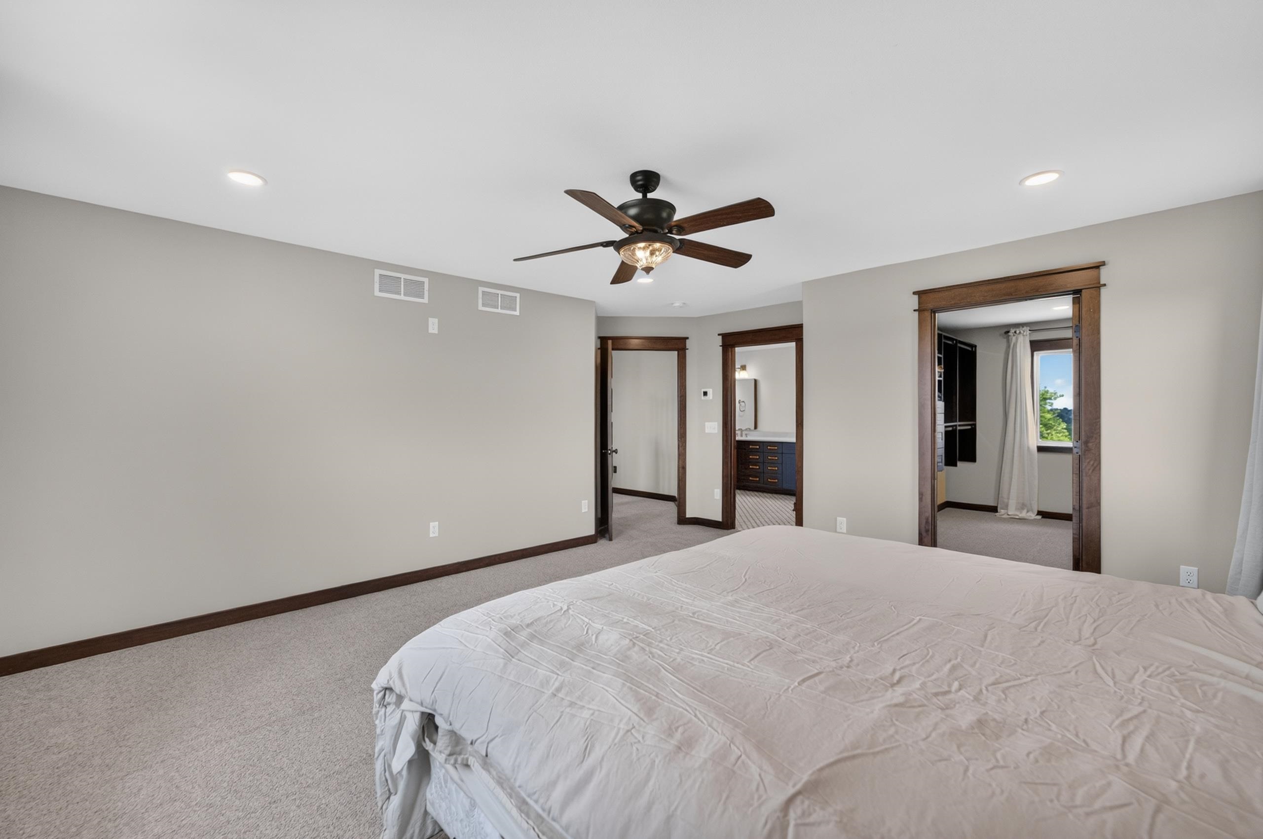 7876 Dragonfly Court