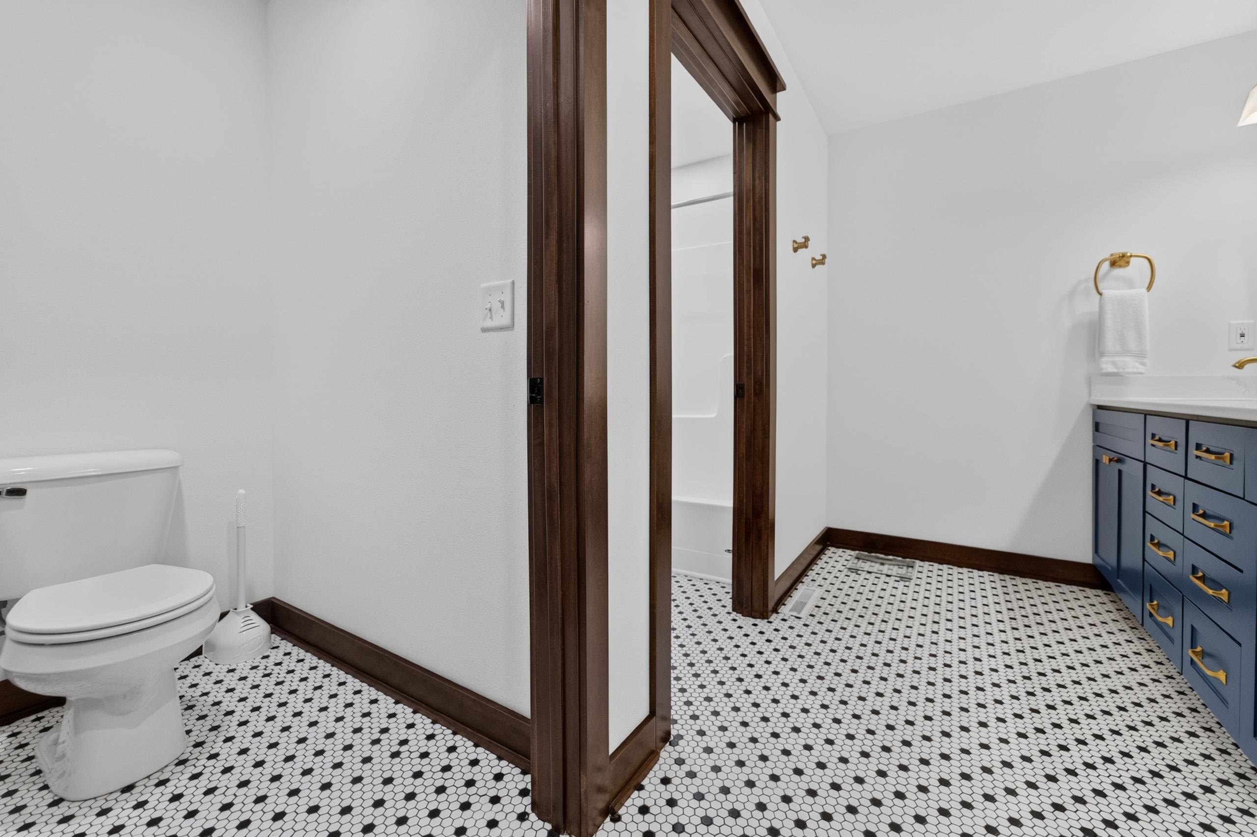 7876 Dragonfly Court