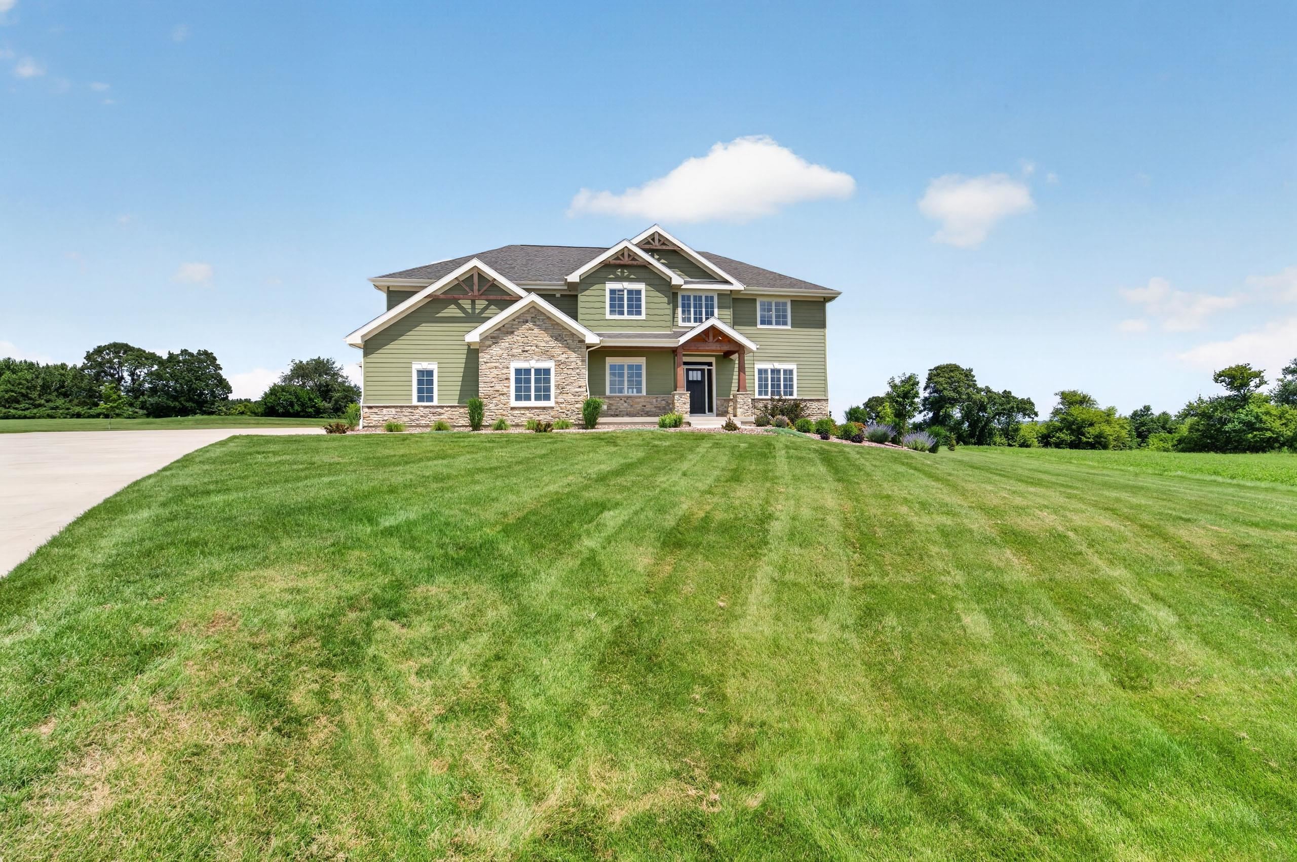 7876 Dragonfly Court