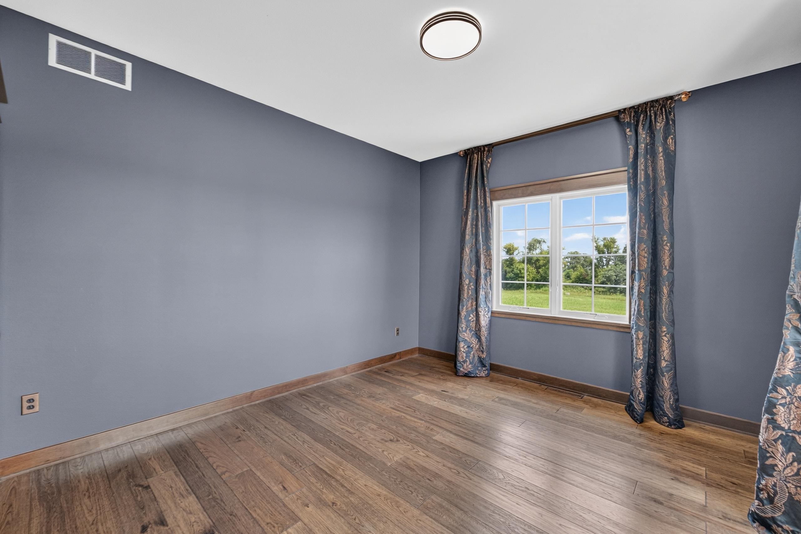 7876 Dragonfly Court