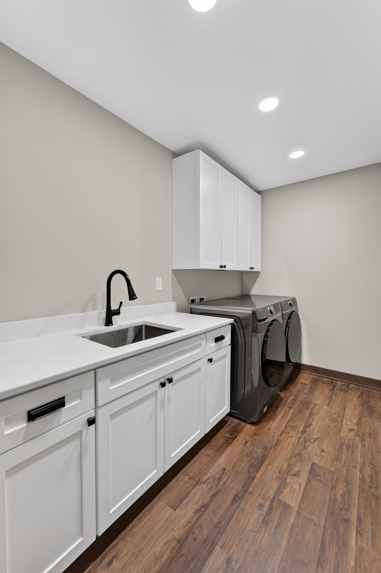 7876 Dragonfly Court