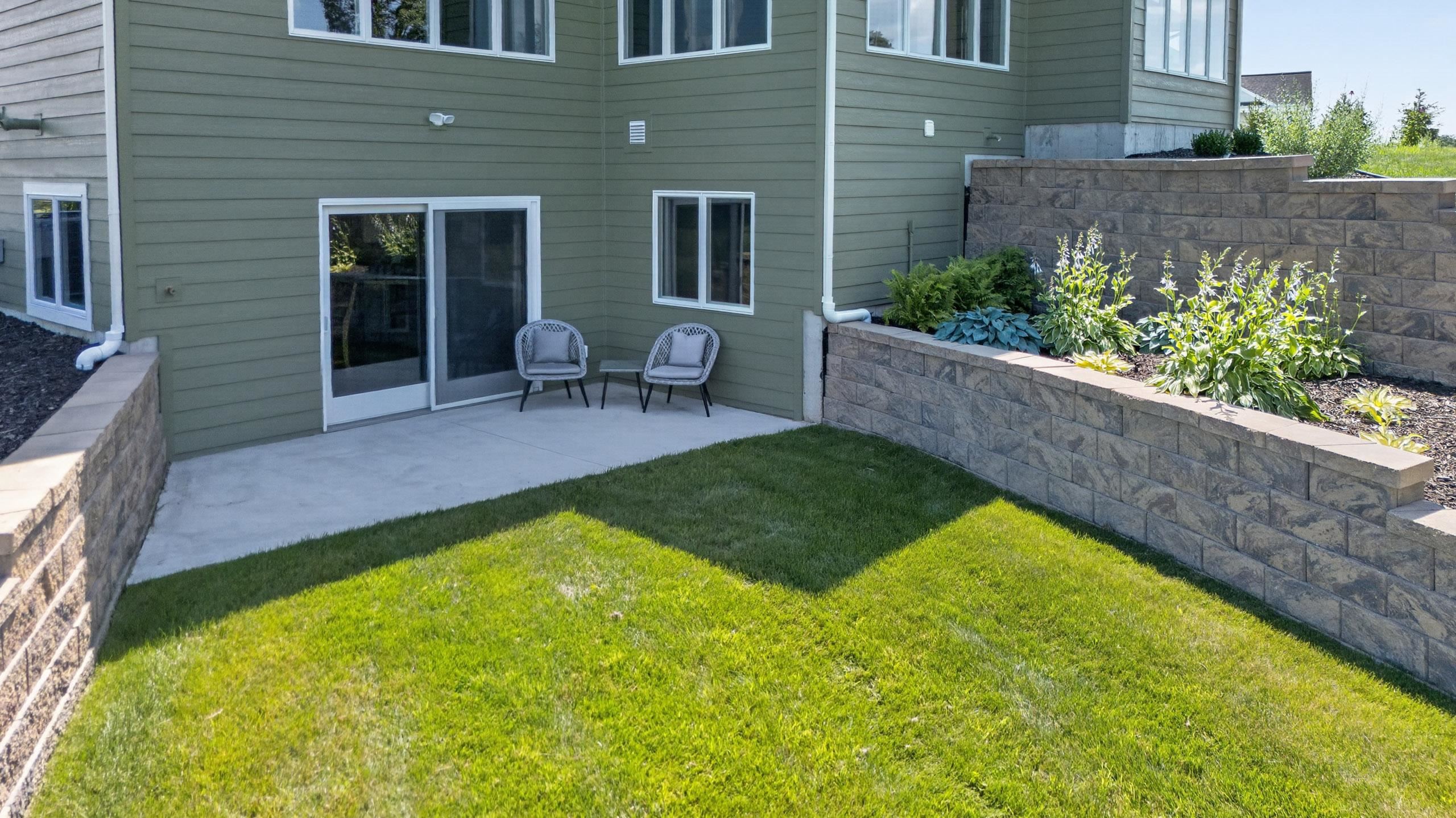 7876 Dragonfly Court