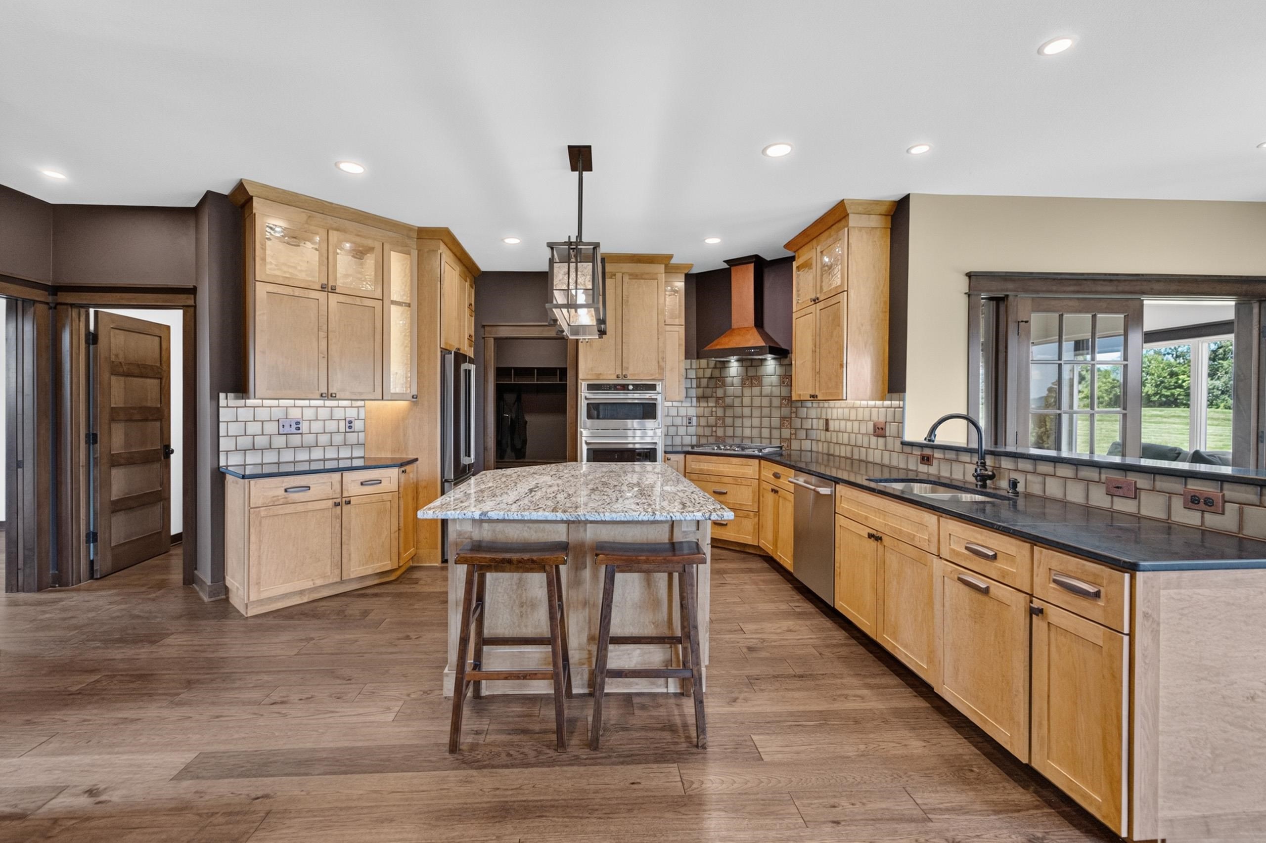 7876 Dragonfly Court