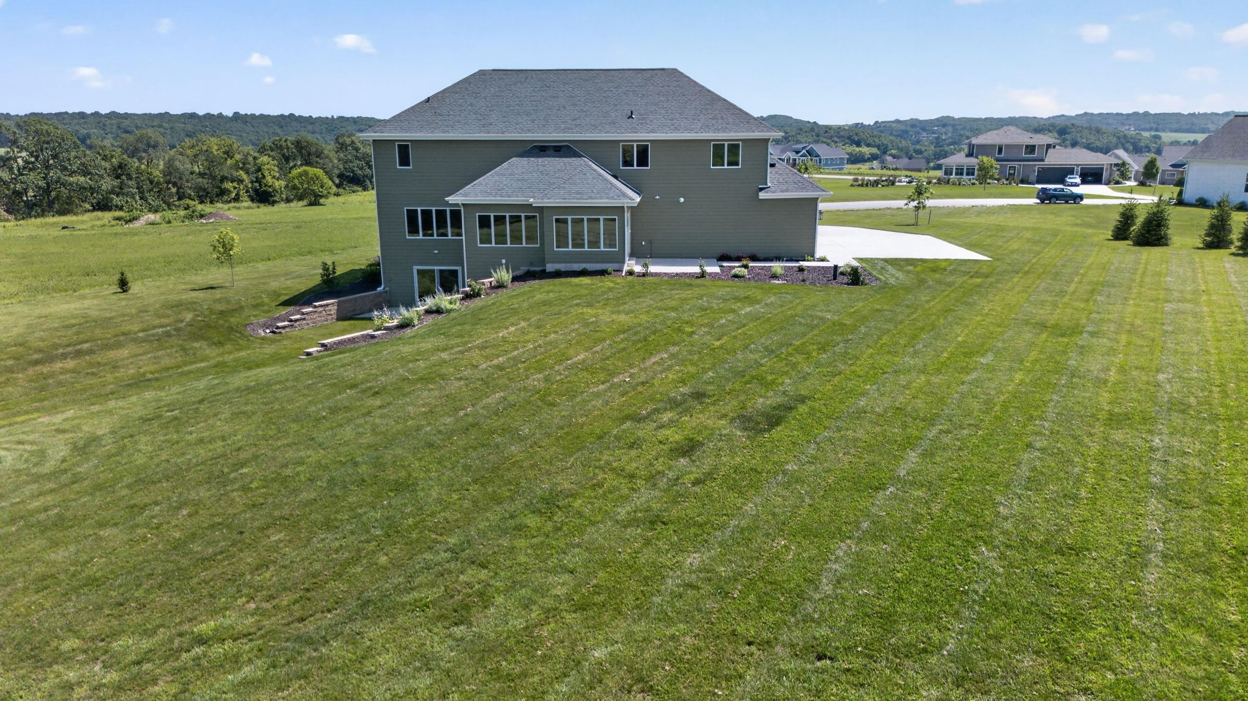7876 Dragonfly Court