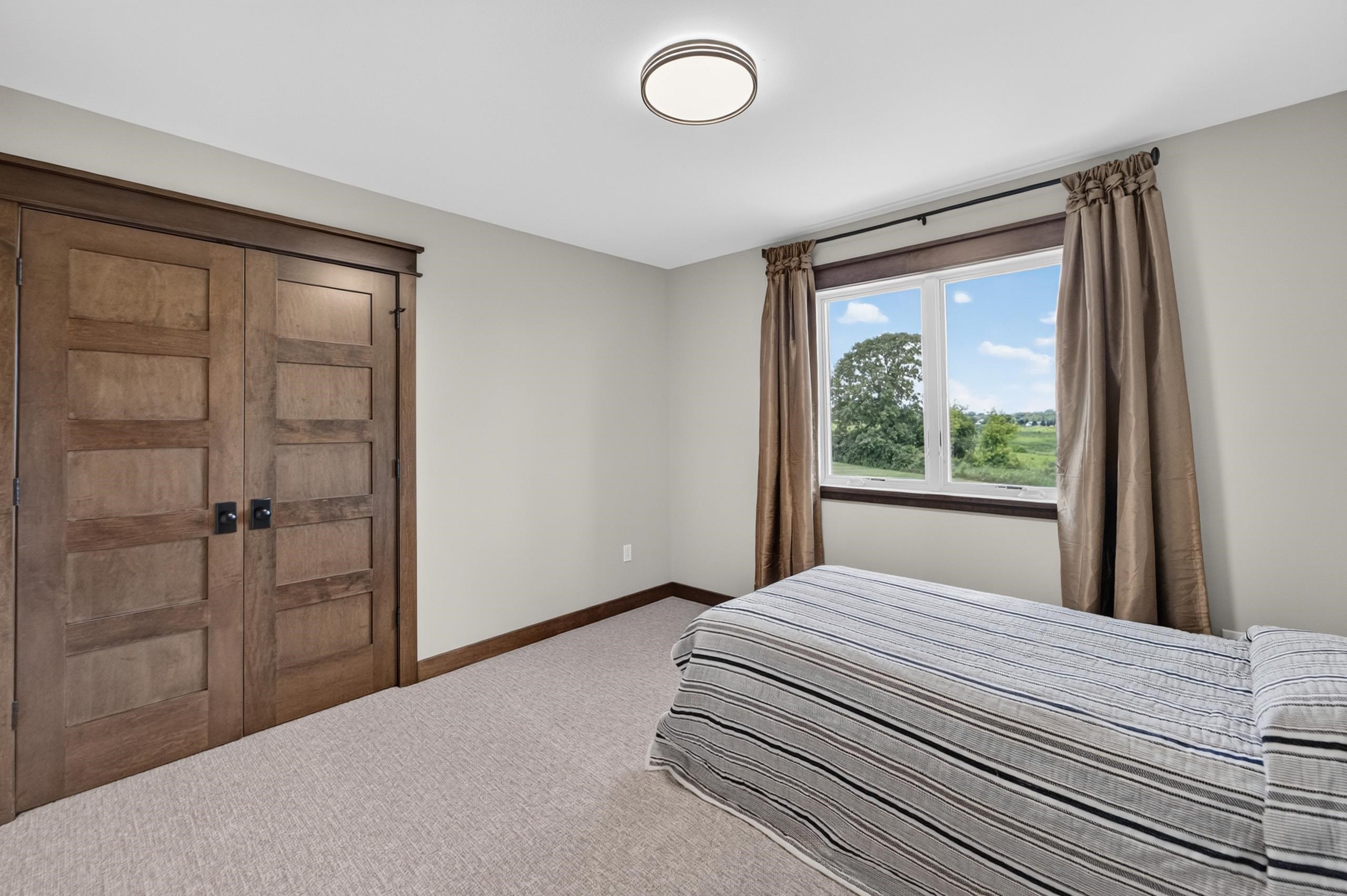 7876 Dragonfly Court