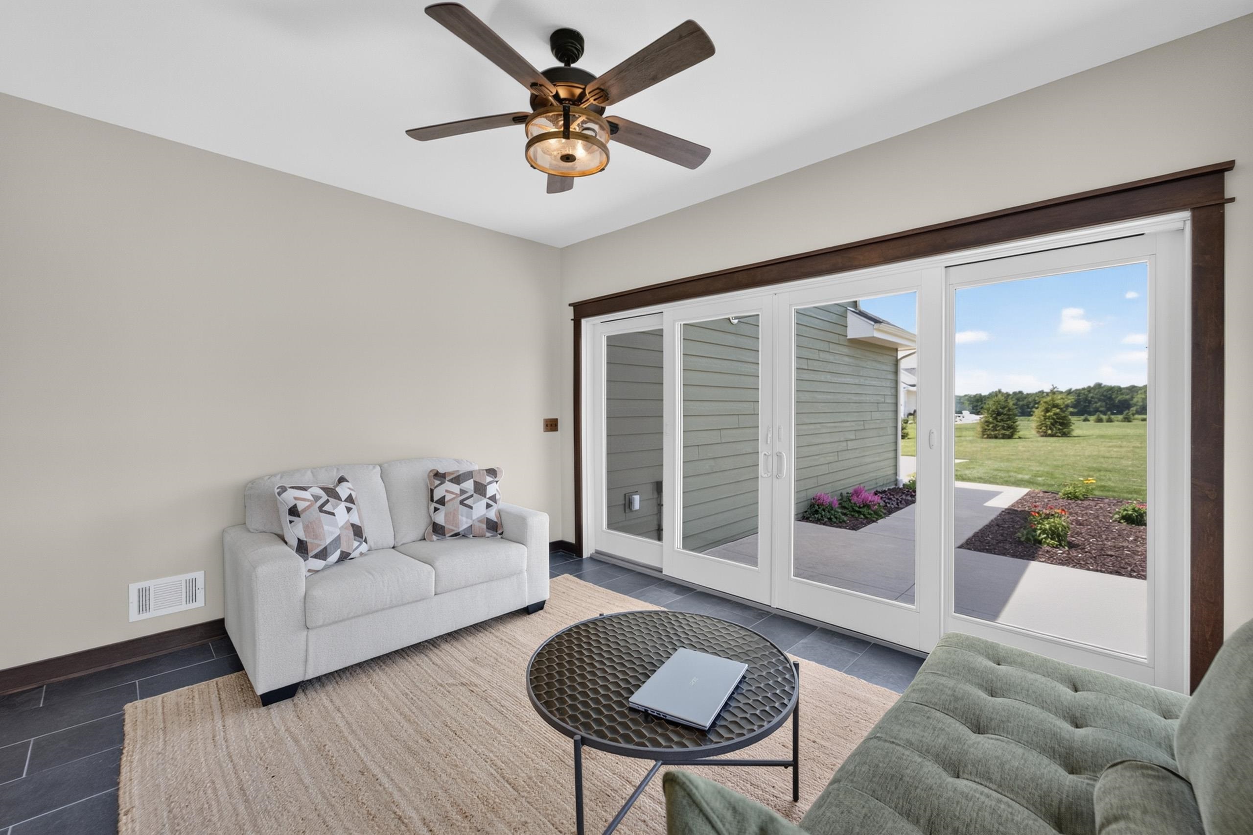 7876 Dragonfly Court