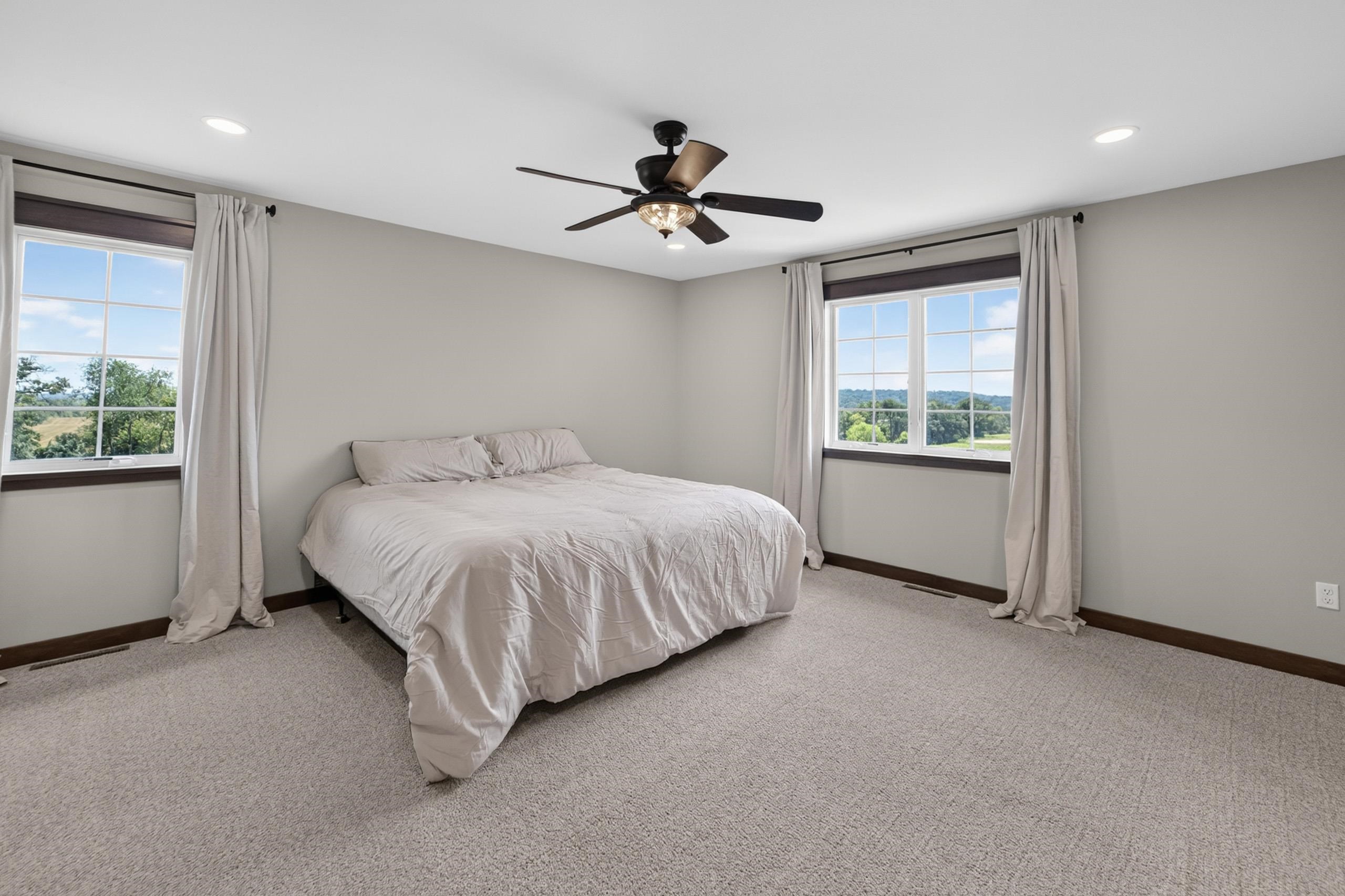 7876 Dragonfly Court