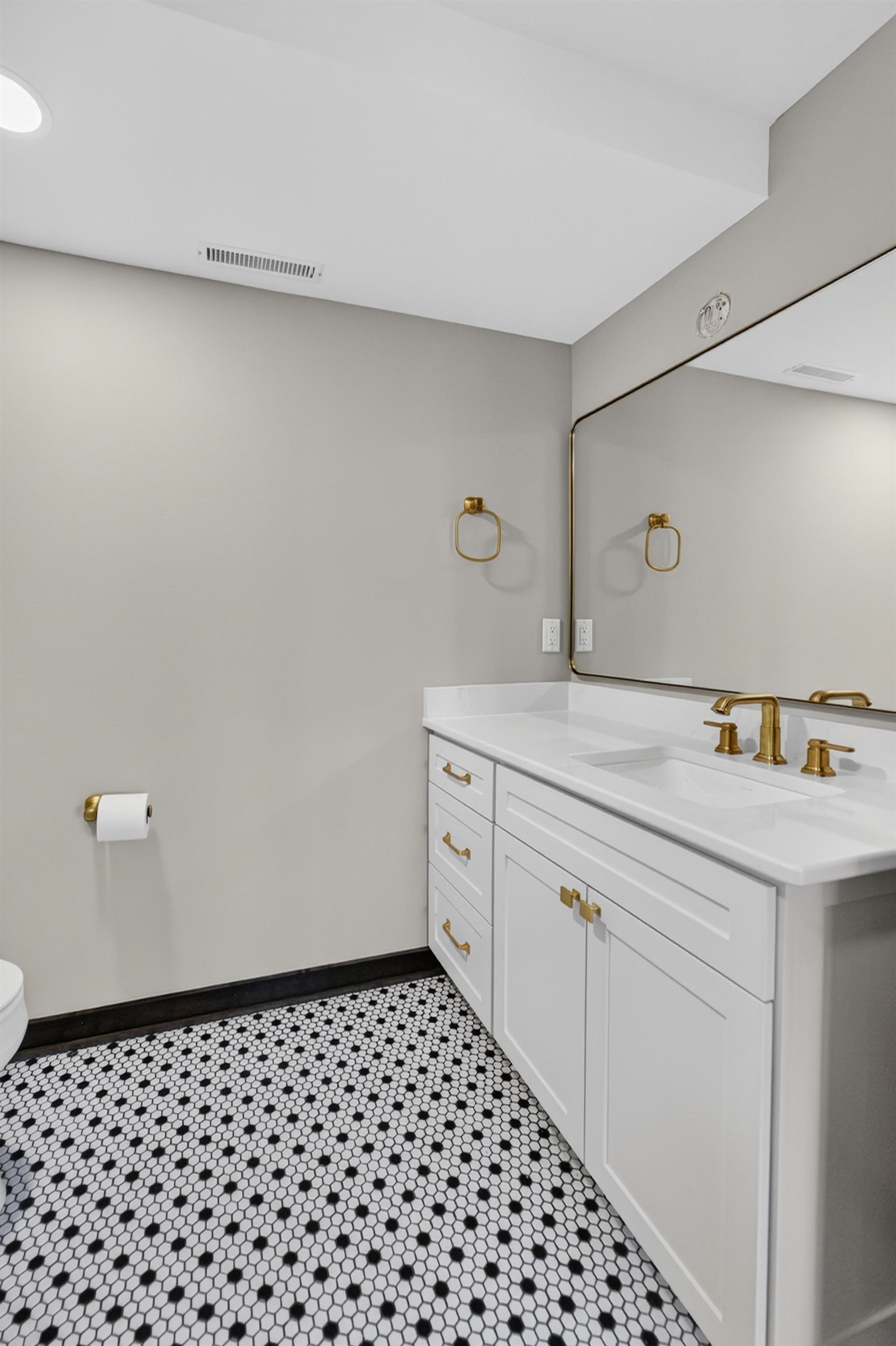 7876 Dragonfly Court