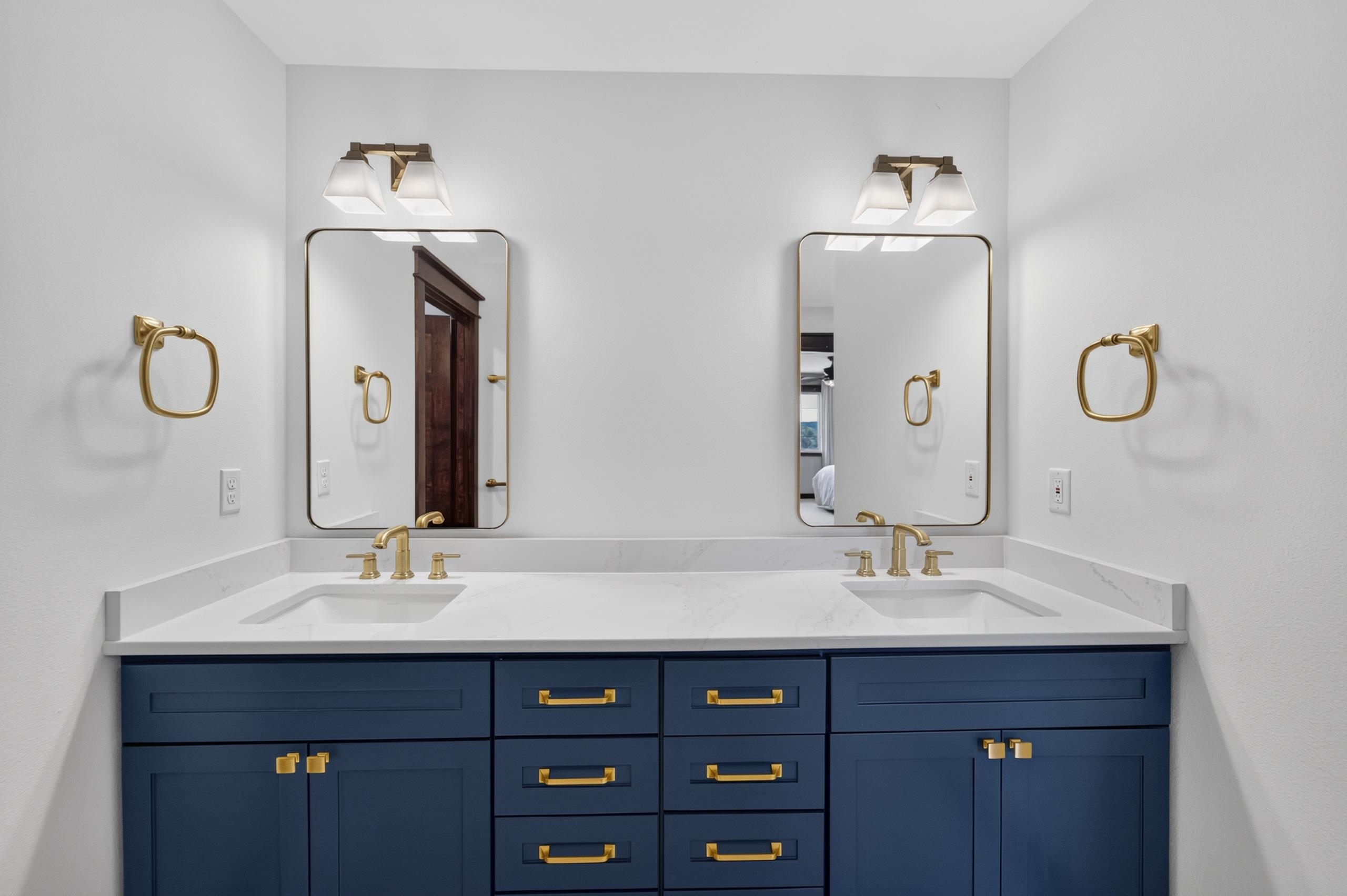 7876 Dragonfly Court