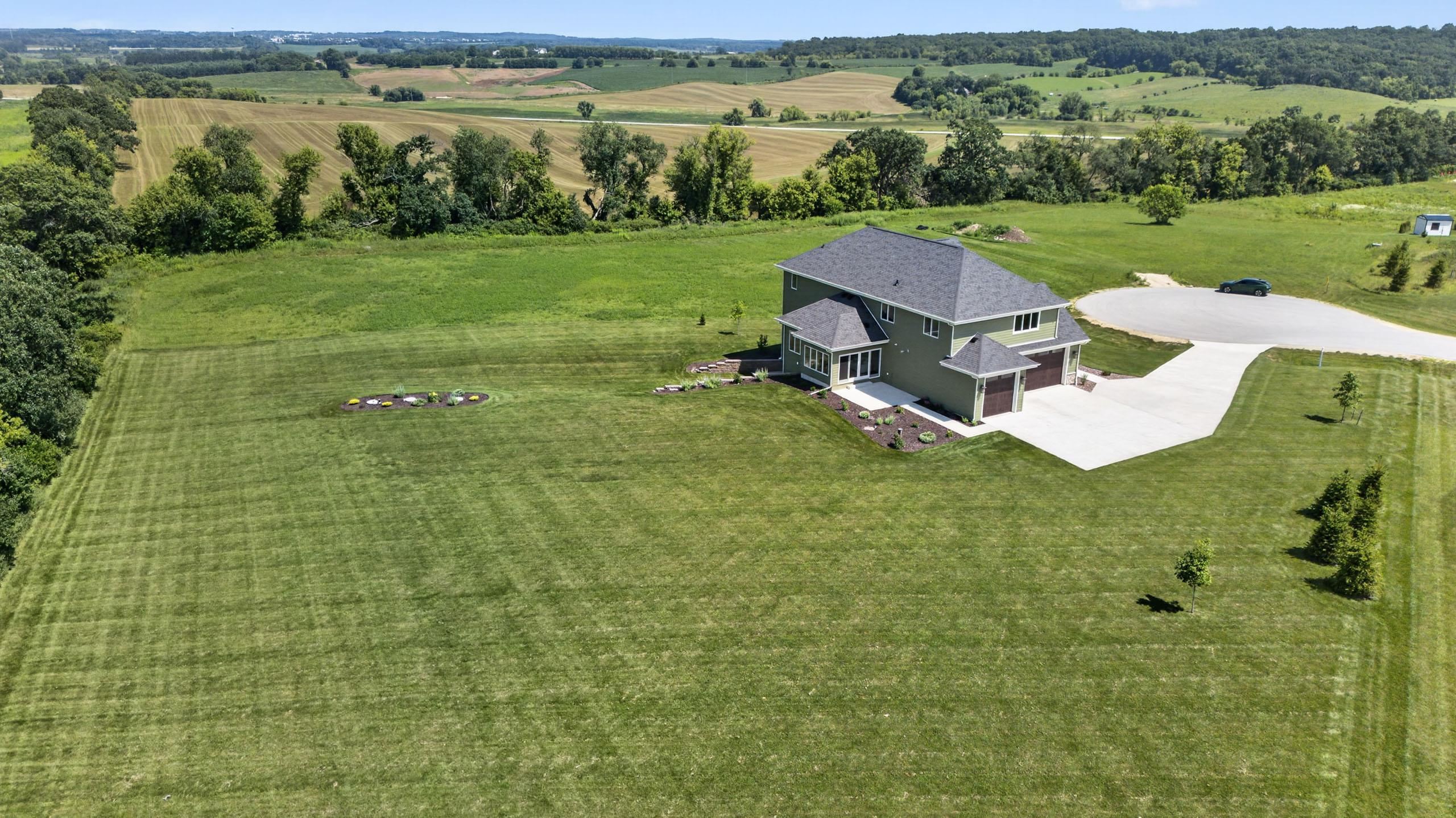 7876 Dragonfly Court