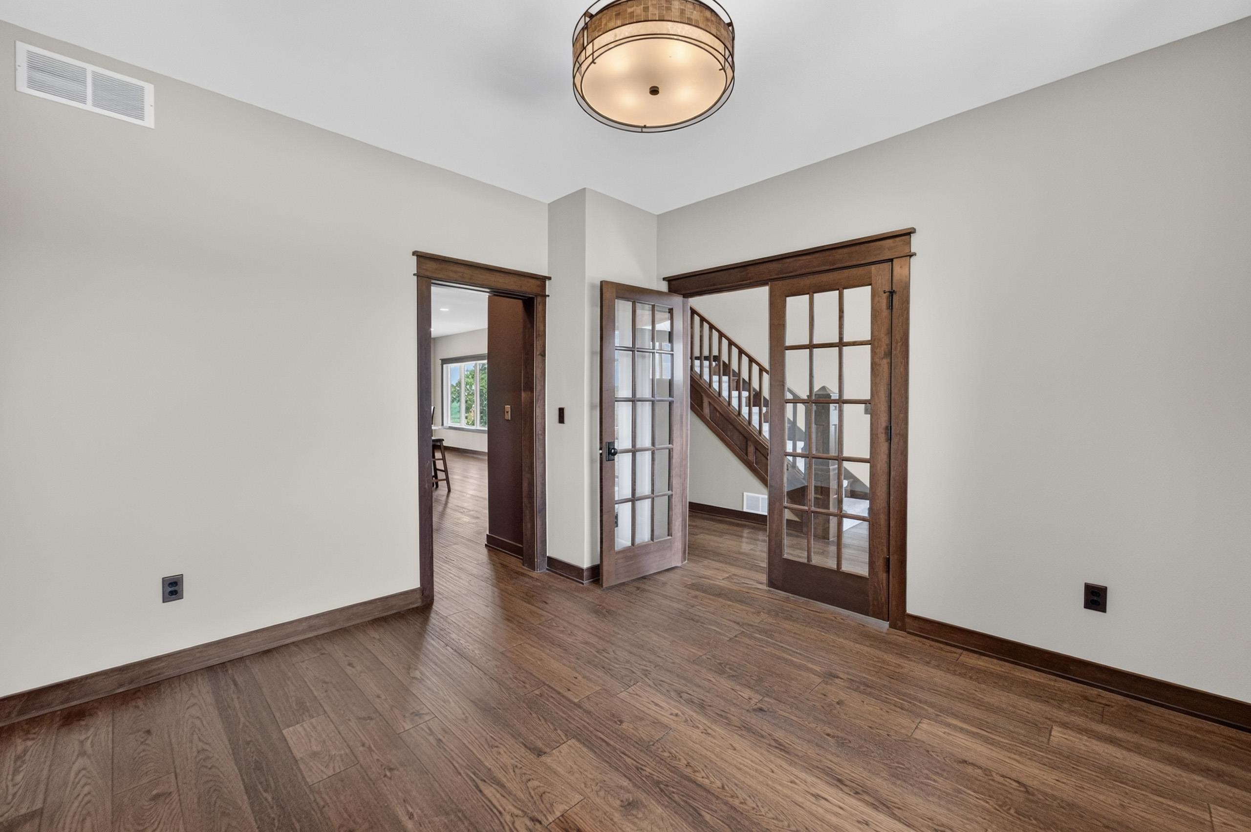 7876 Dragonfly Court