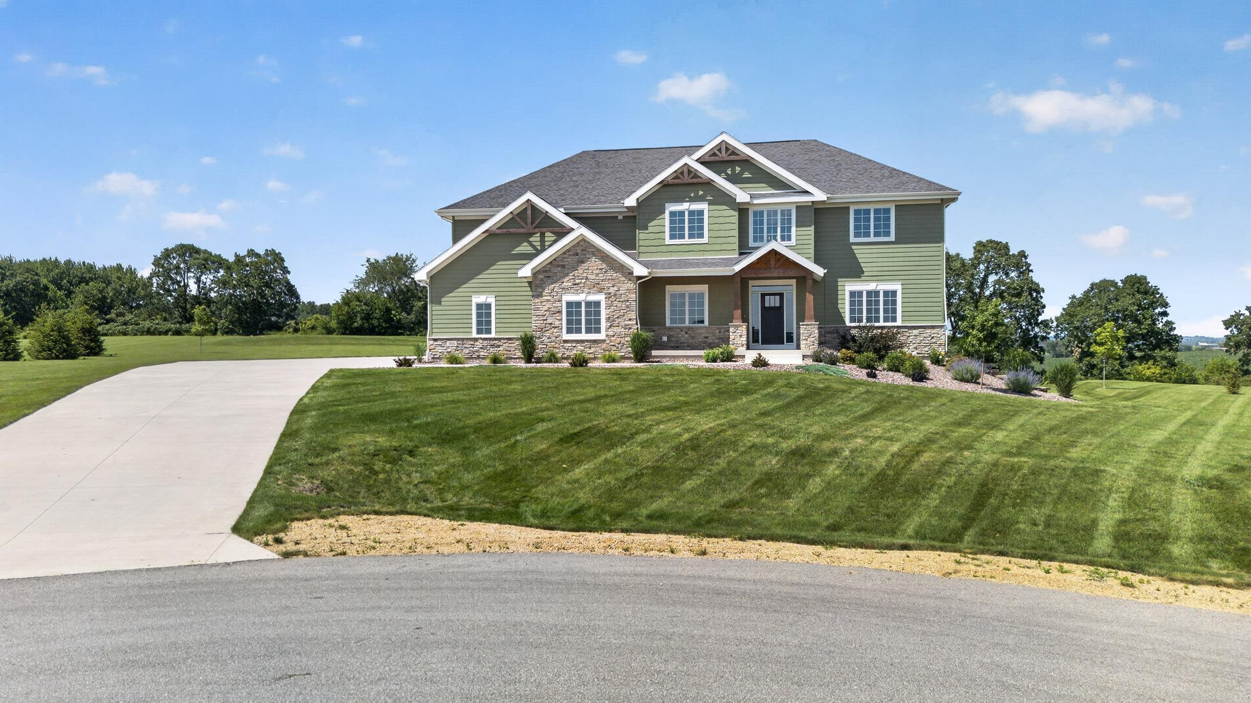 7876 Dragonfly Court
