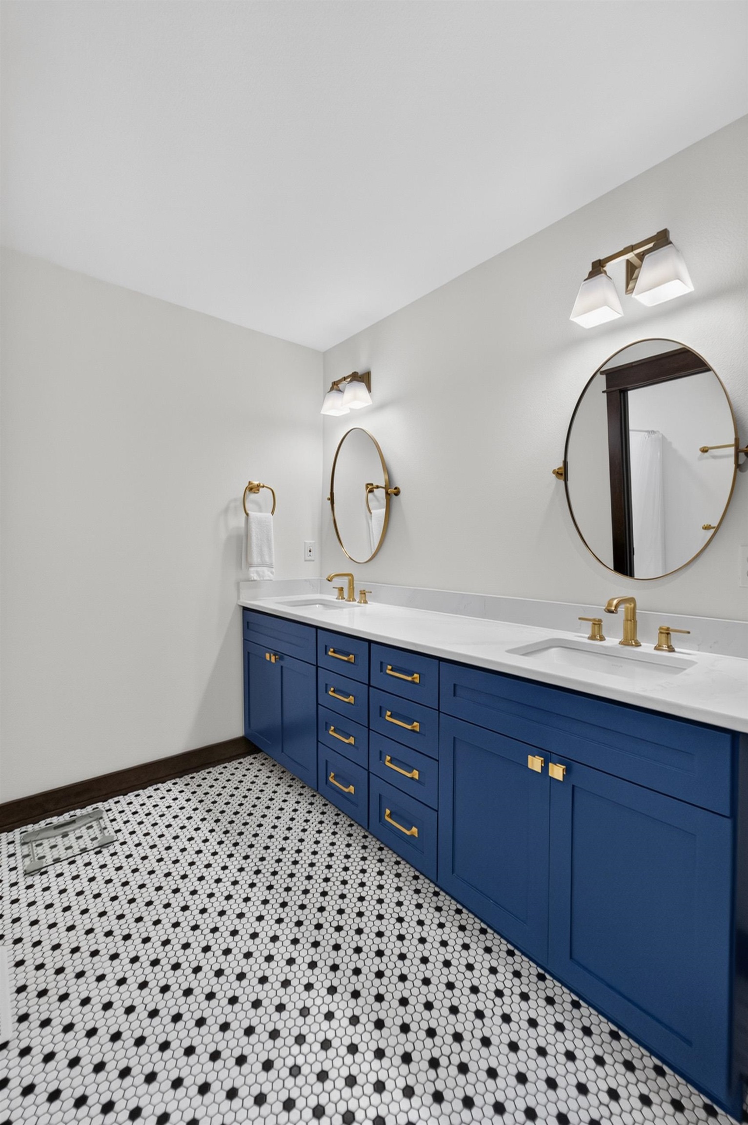 7876 Dragonfly Court