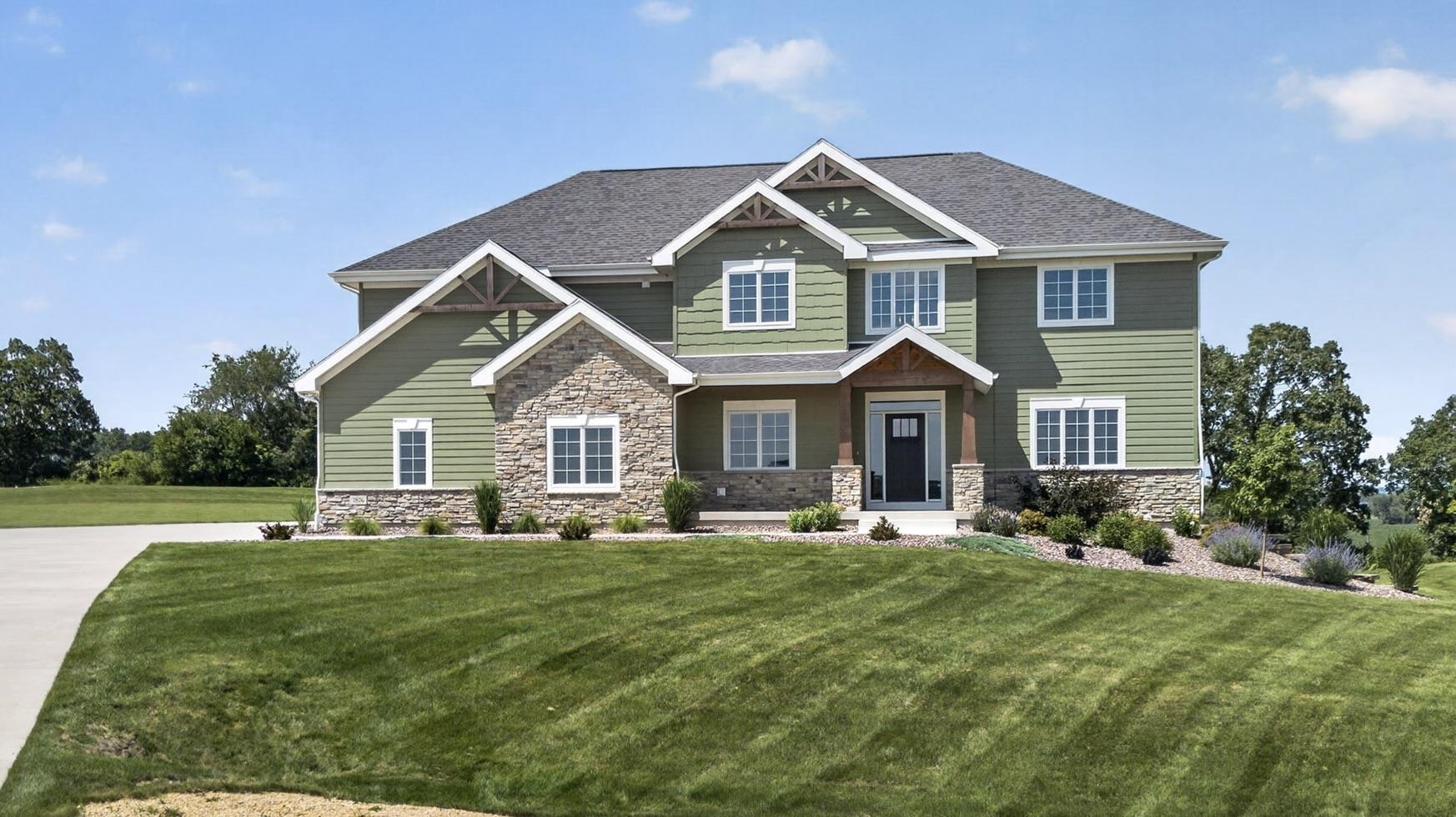 7876 Dragonfly Court