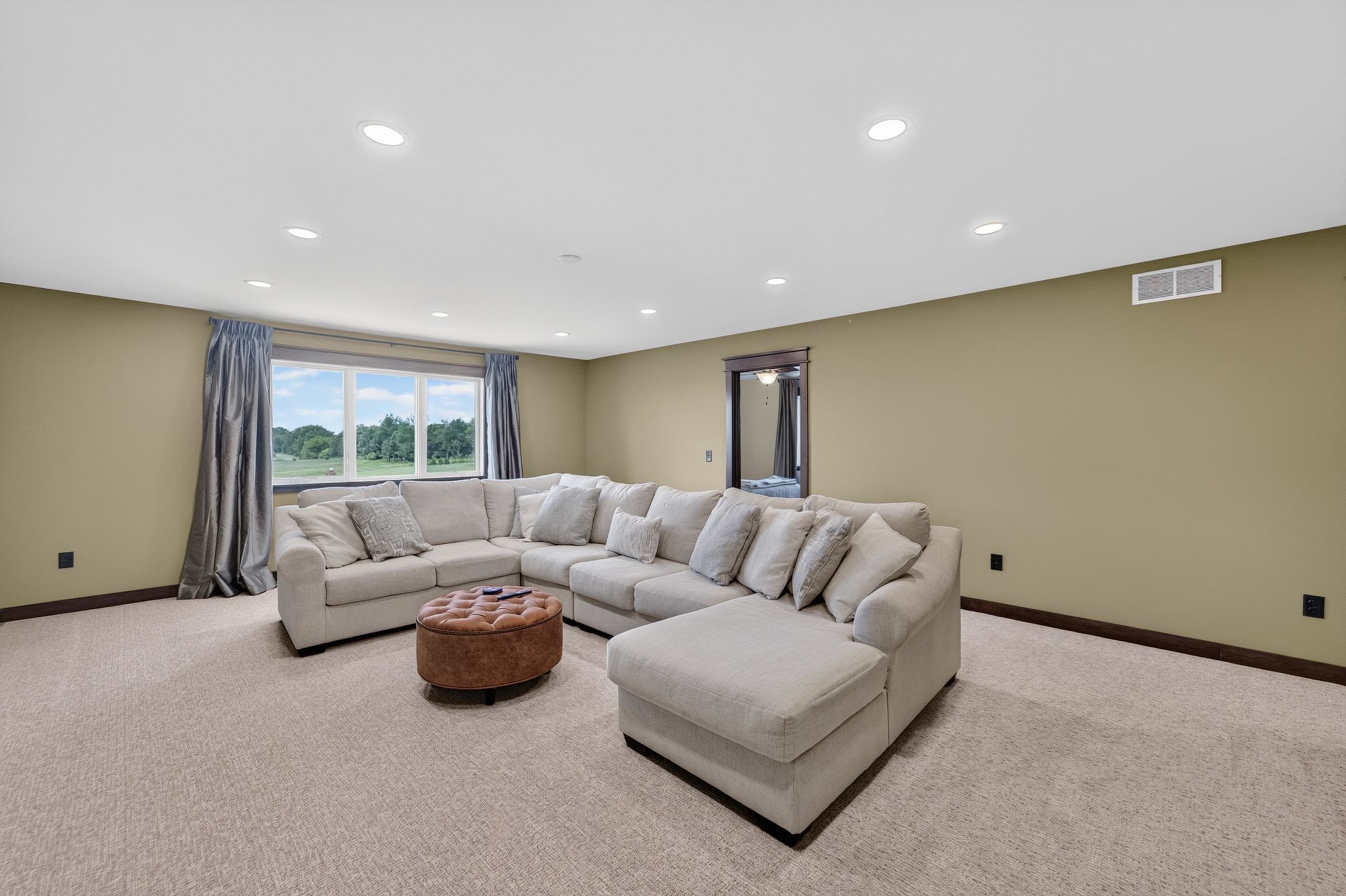 7876 Dragonfly Court