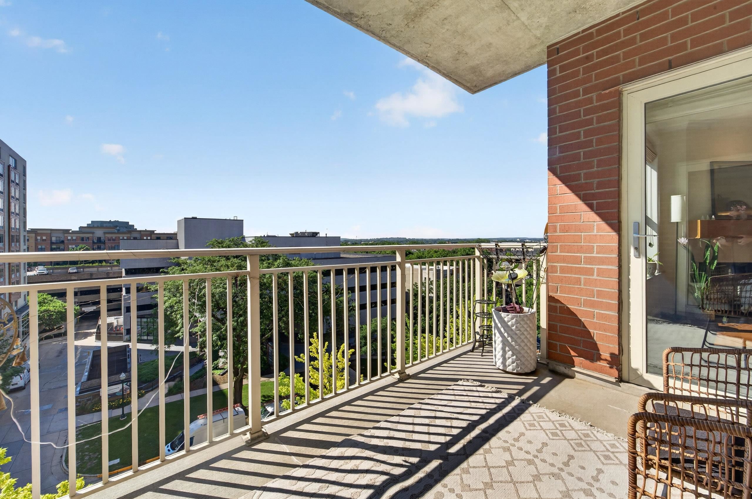 360 W Washington Avenue 603