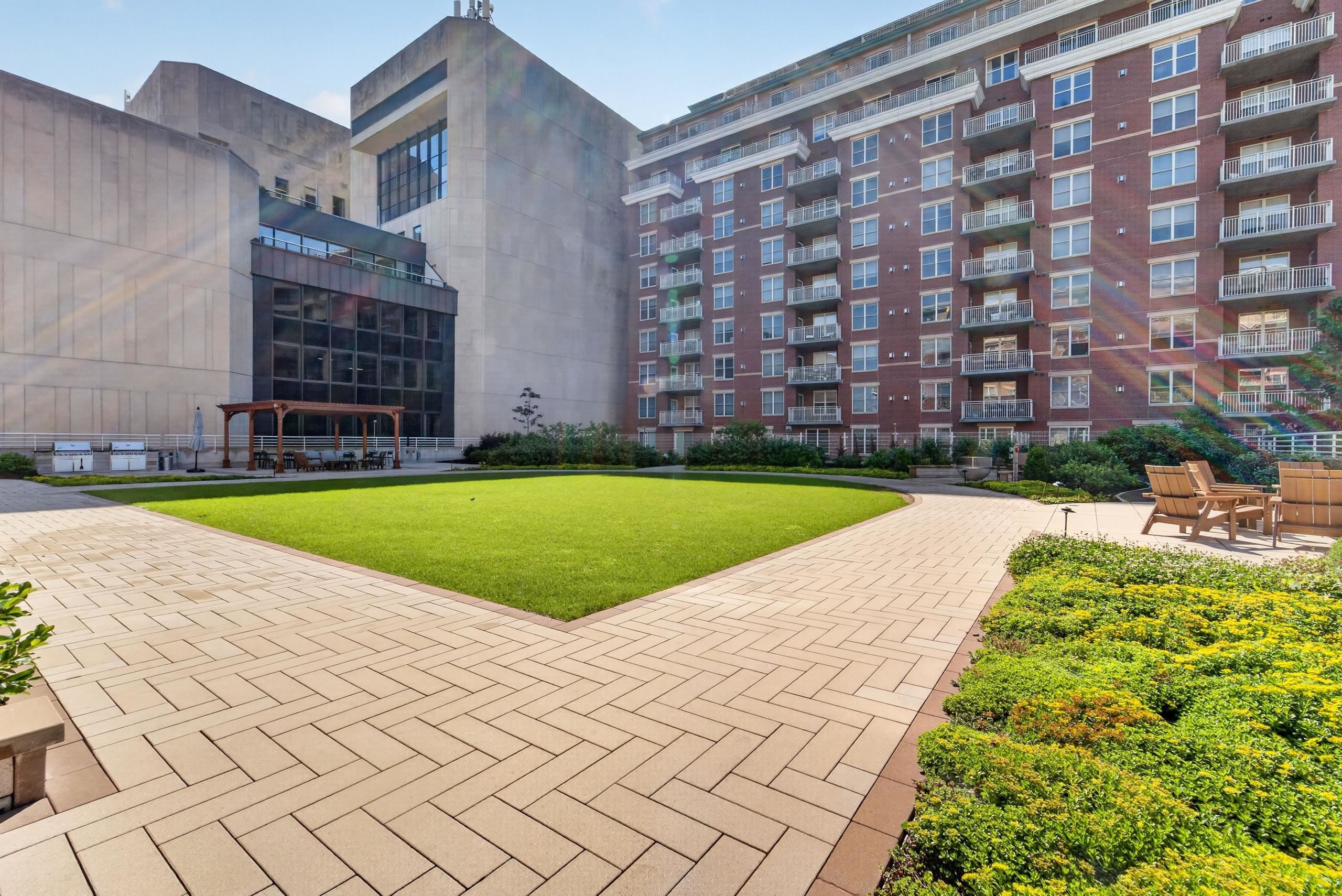 360 W Washington Avenue 603