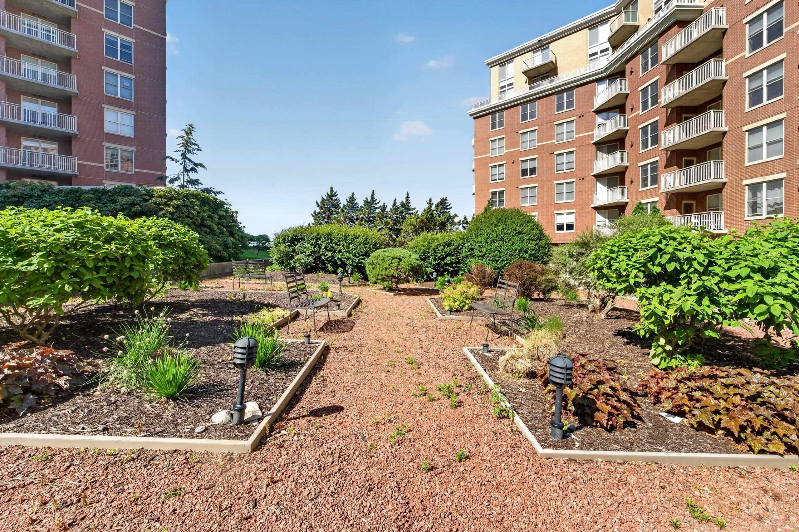 360 W Washington Avenue 603