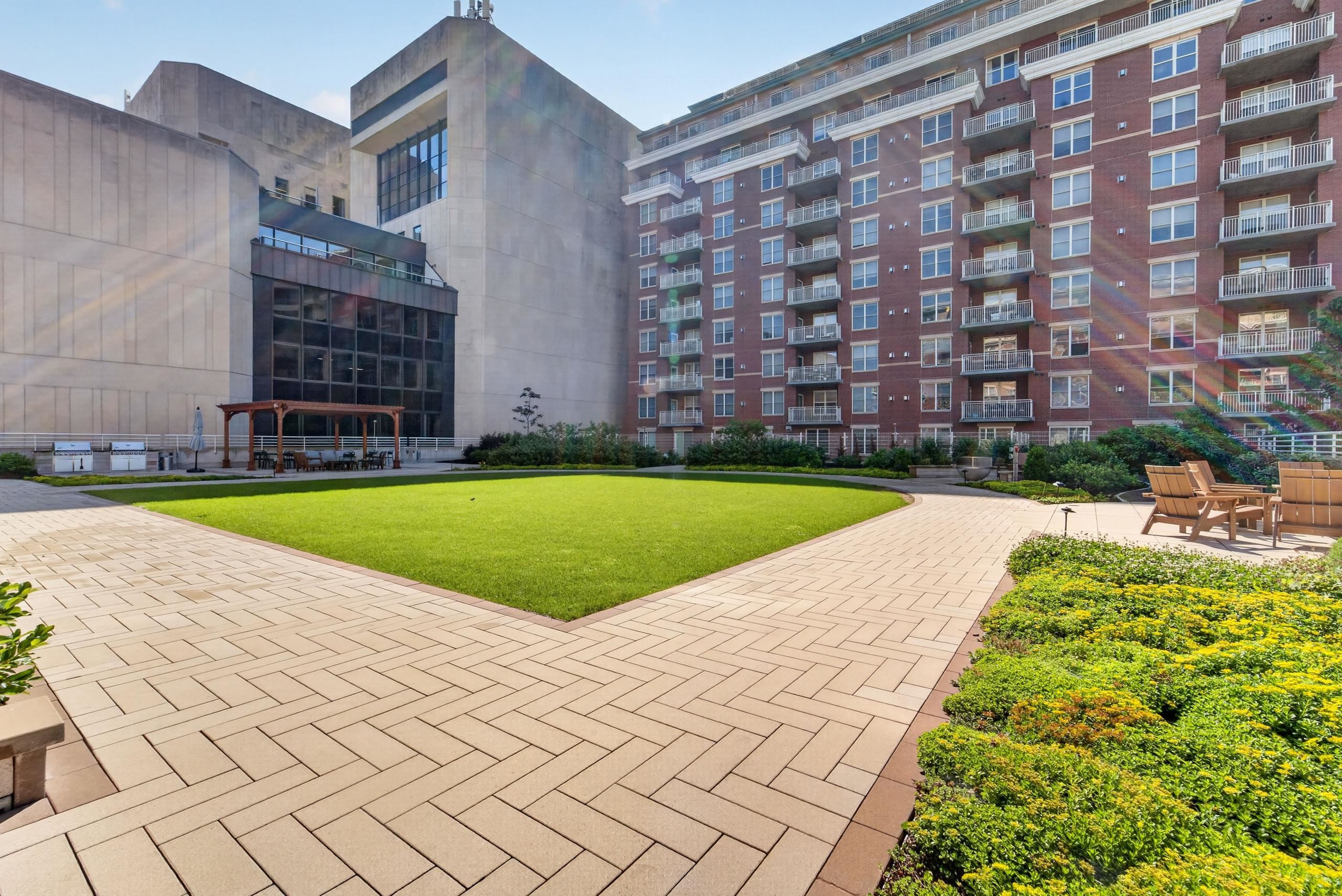 360 W Washington Avenue 603