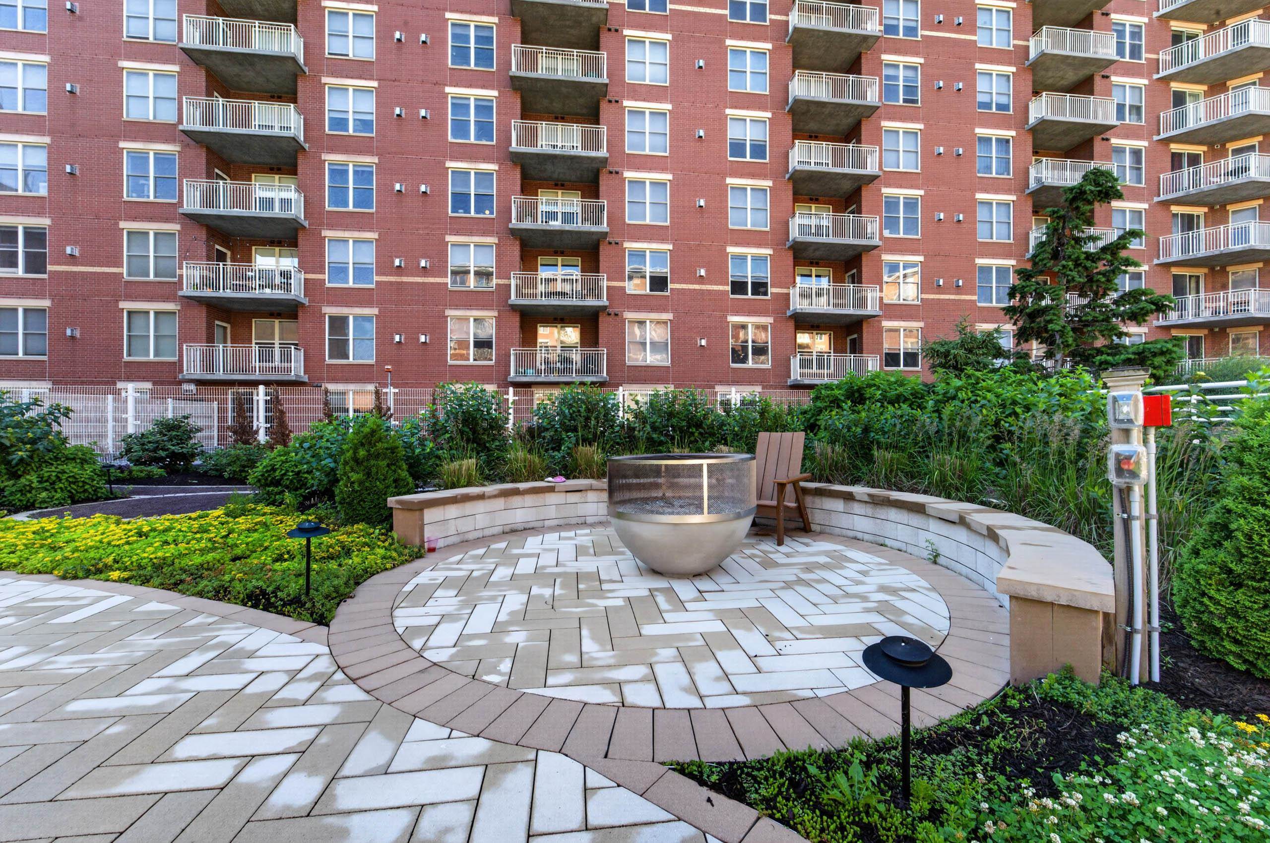 360 W Washington Avenue 603