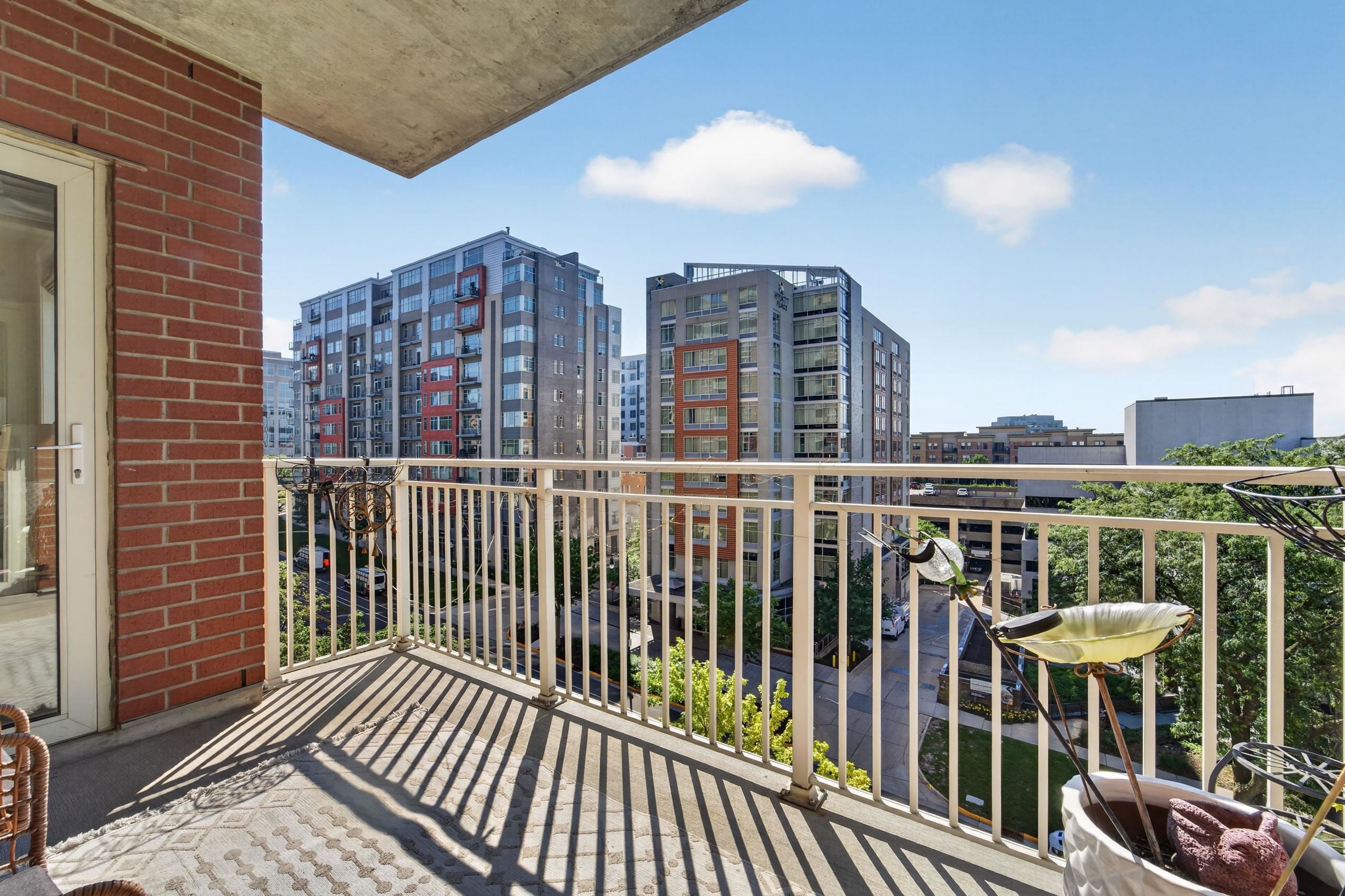 360 W Washington Avenue 603