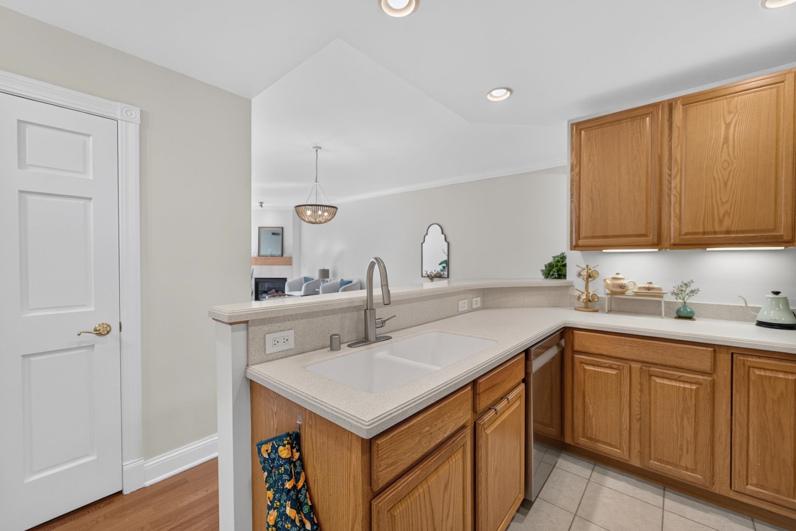 360 W Washington Avenue 603
