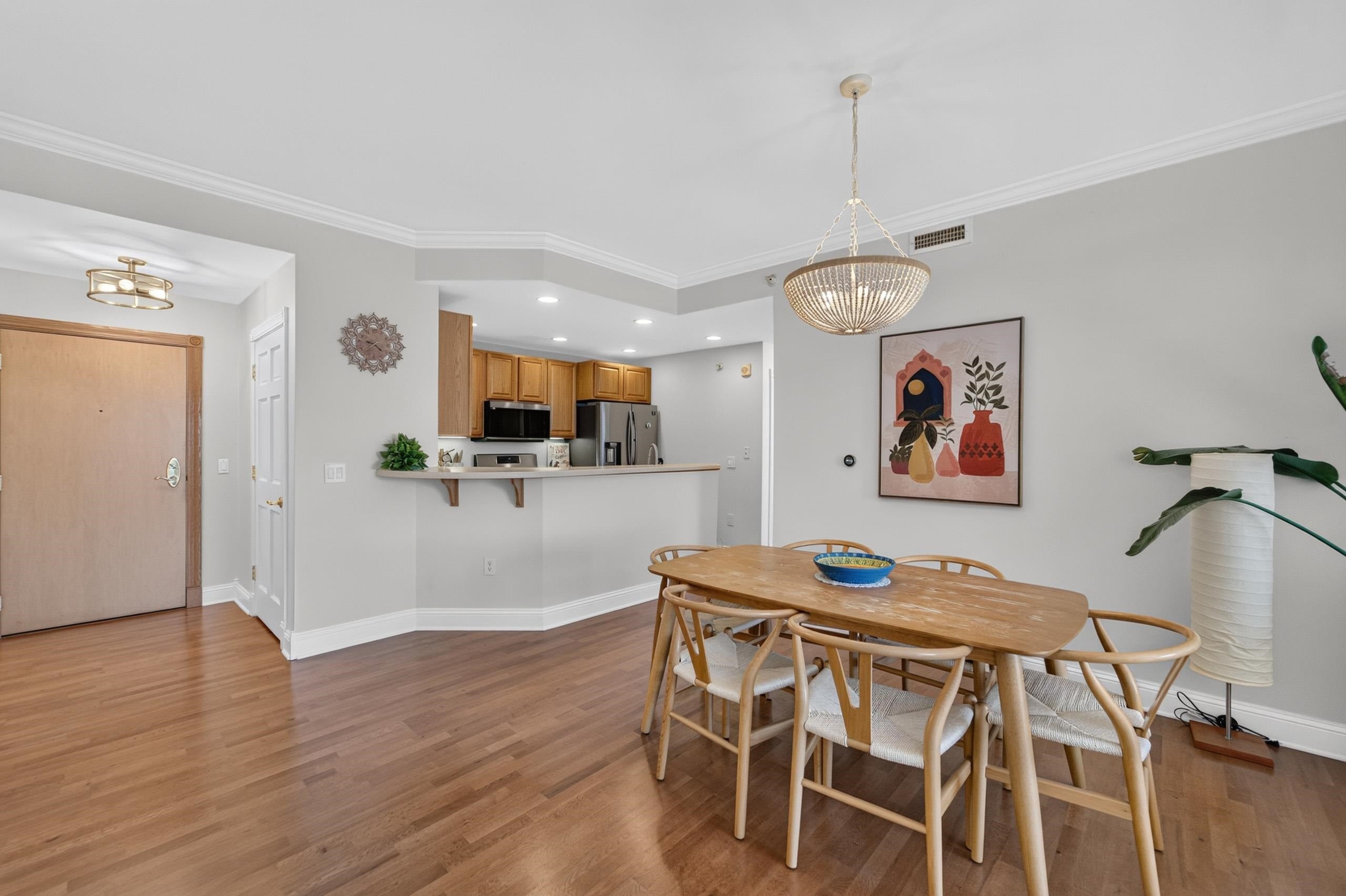 360 W Washington Avenue 603