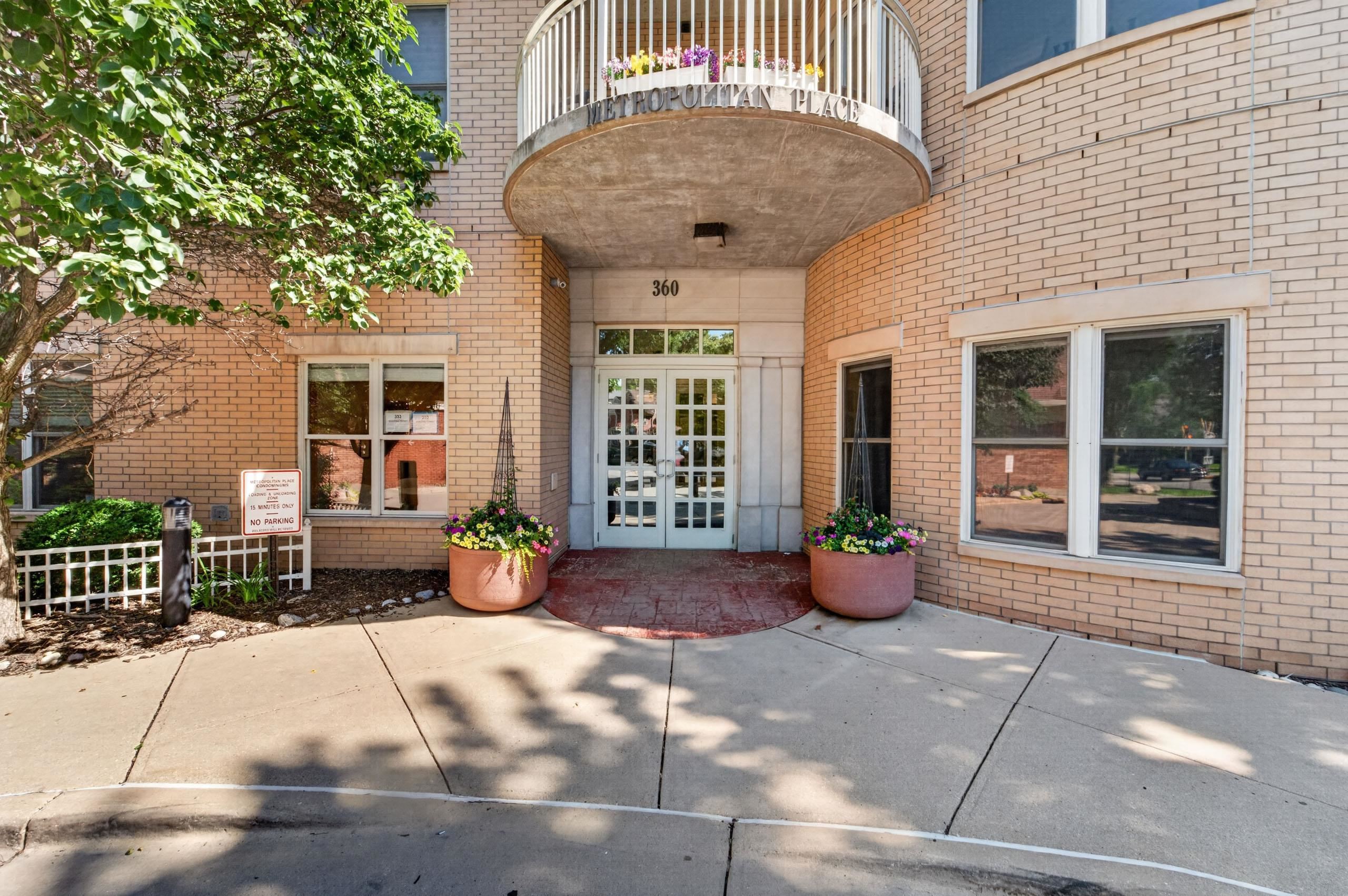 360 W Washington Avenue 603