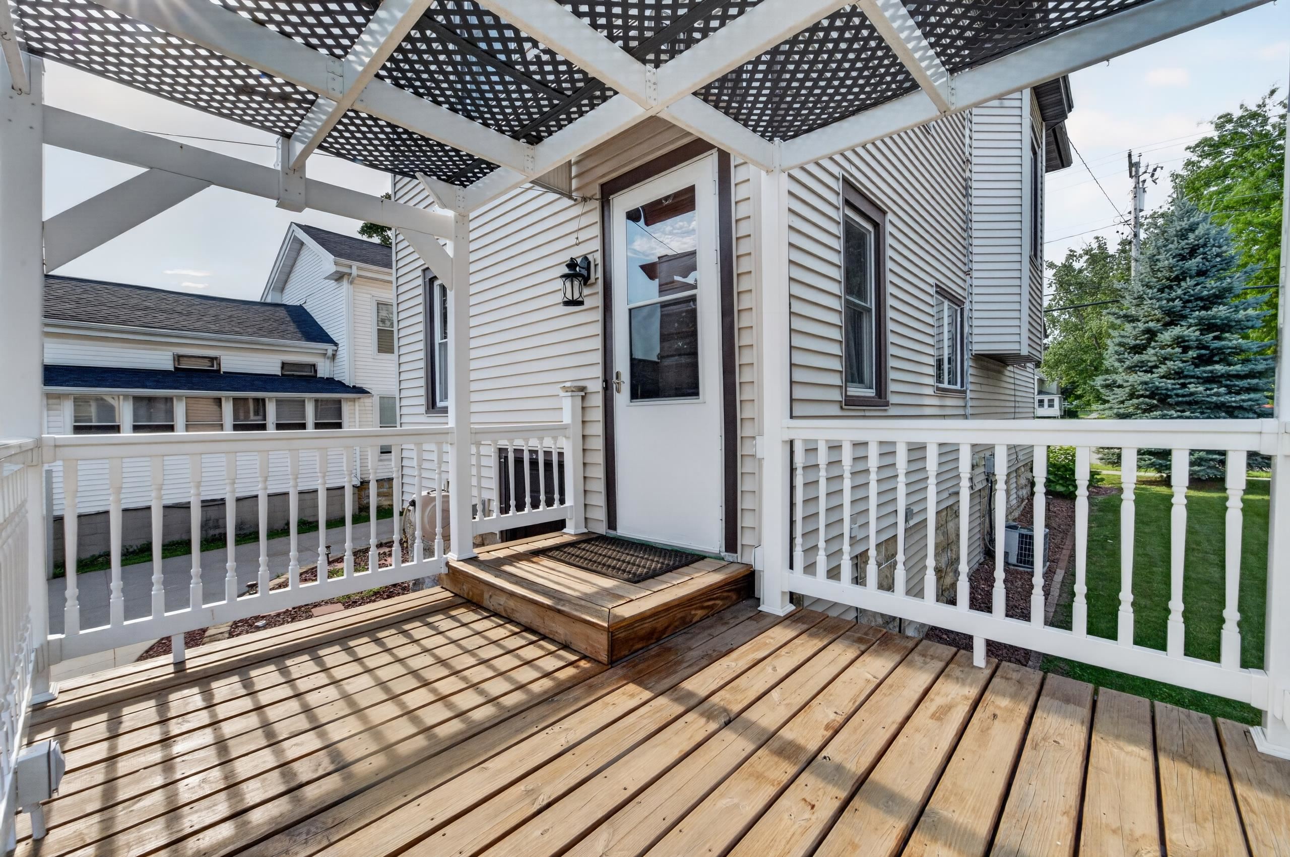 501 W Rollin Street