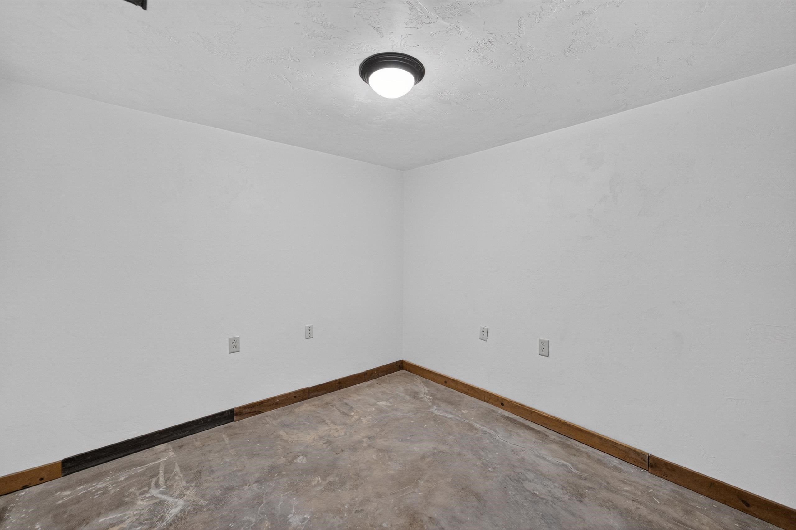 501 W Rollin Street