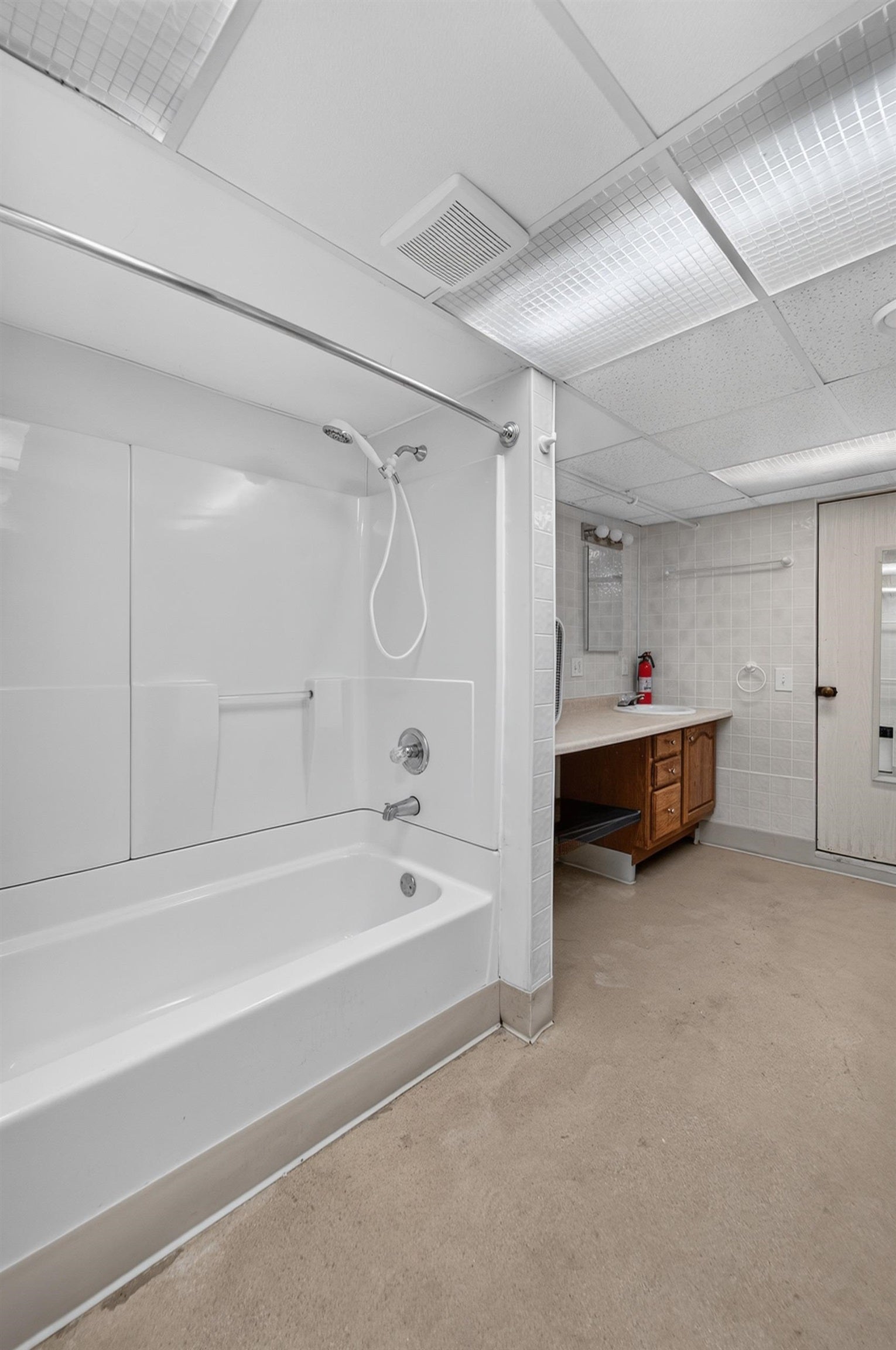 501 W Rollin Street