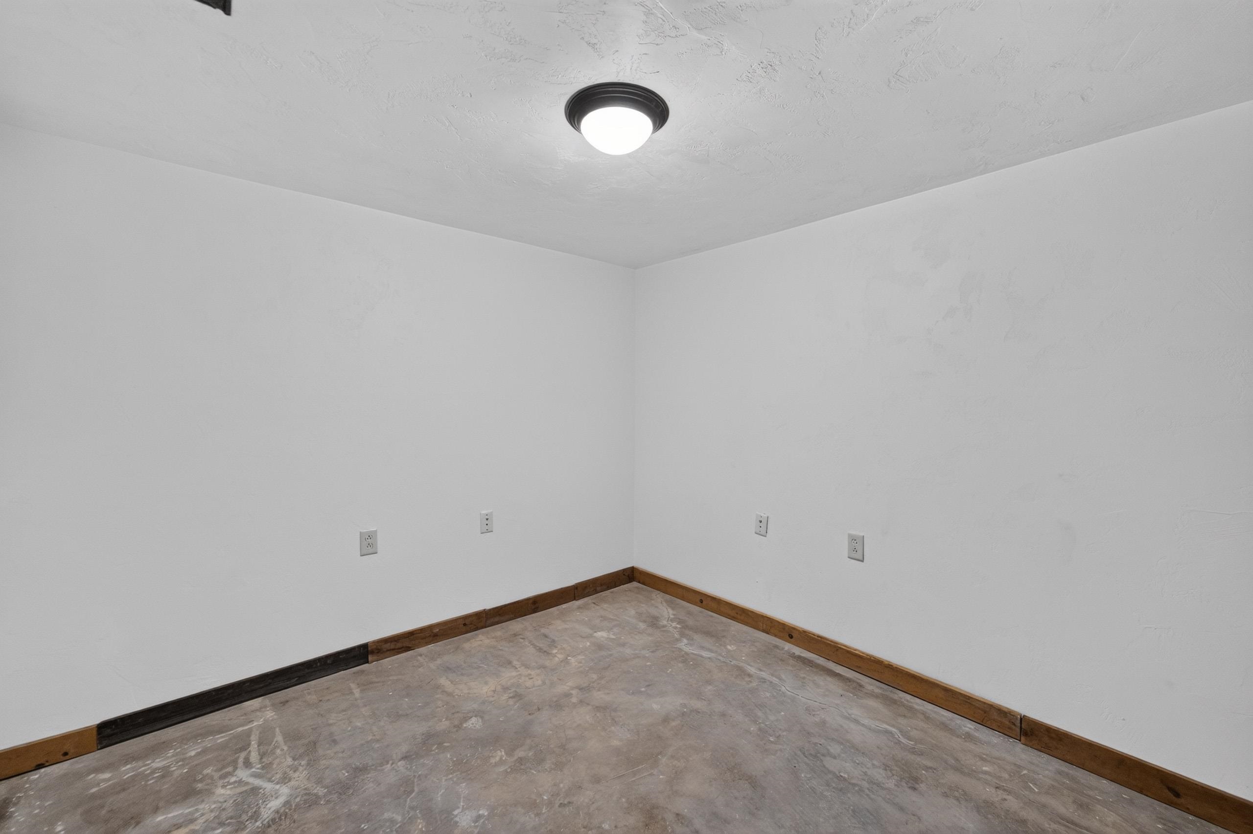 501 W Rollin Street