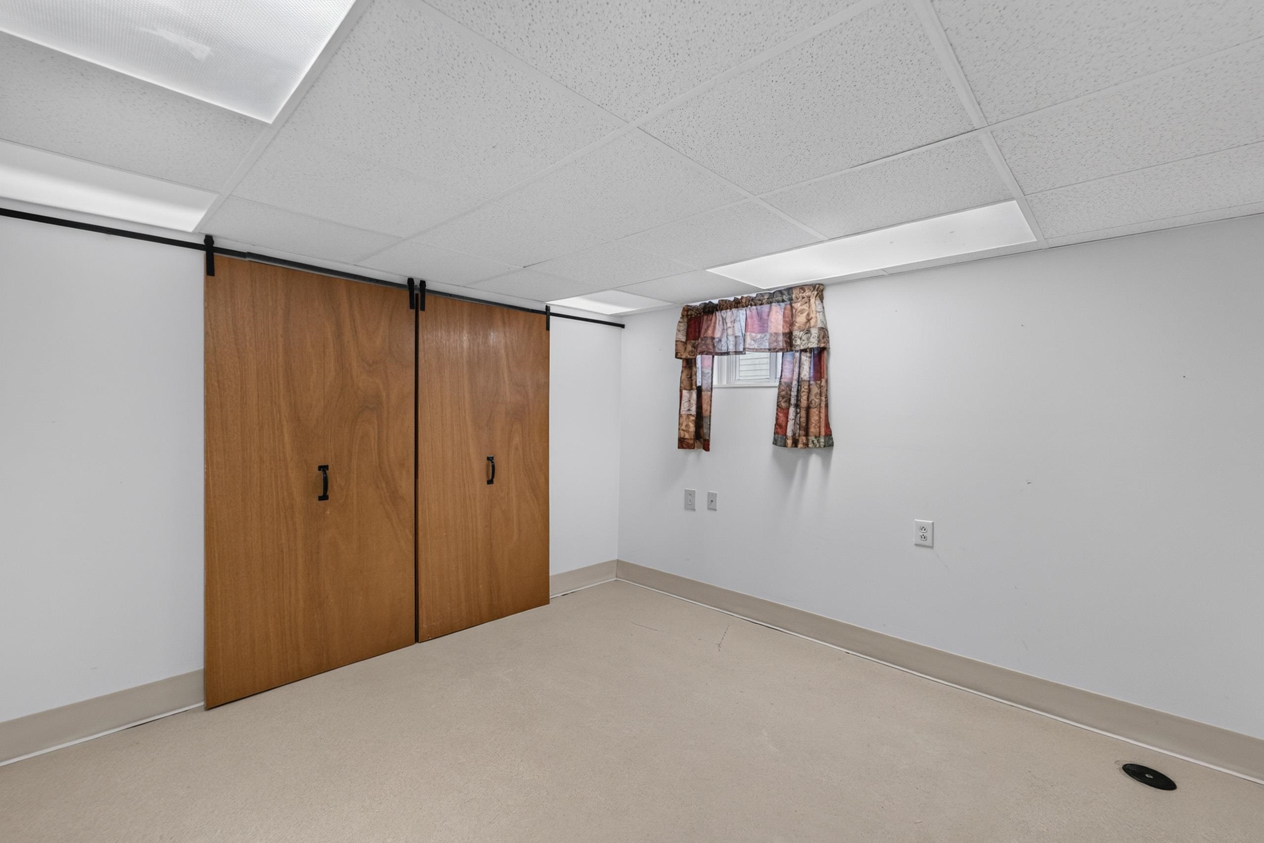 501 W Rollin Street