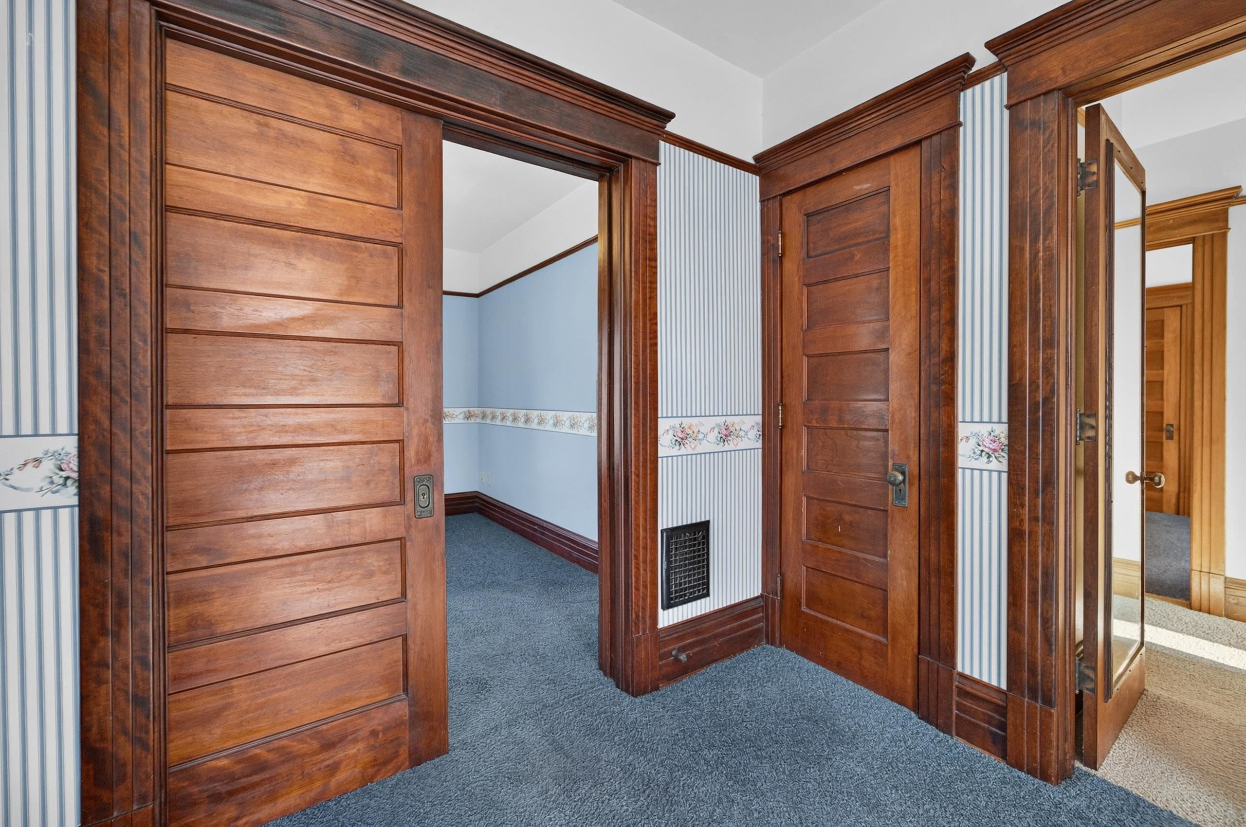 501 W Rollin Street