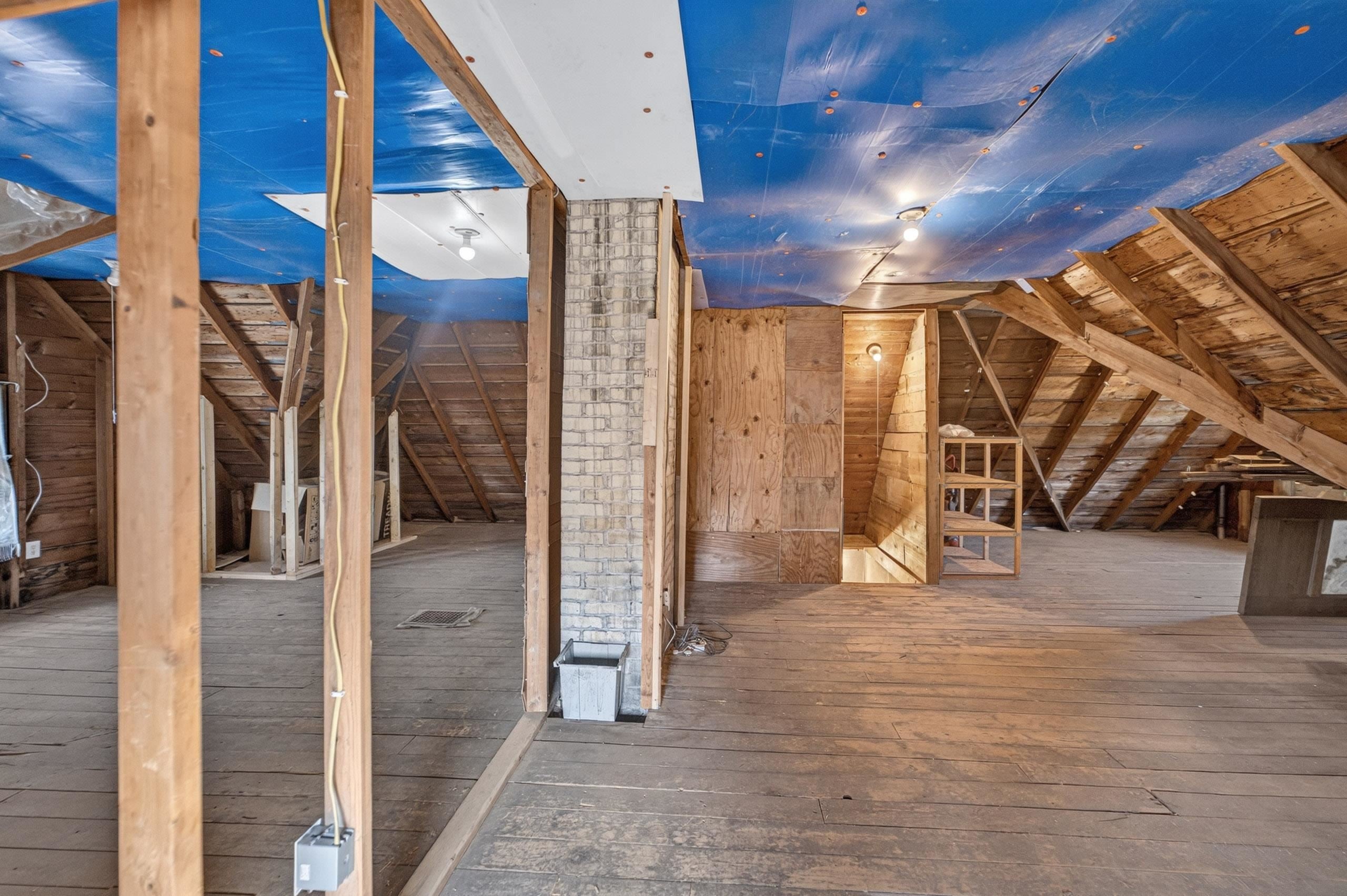 501 W Rollin Street
