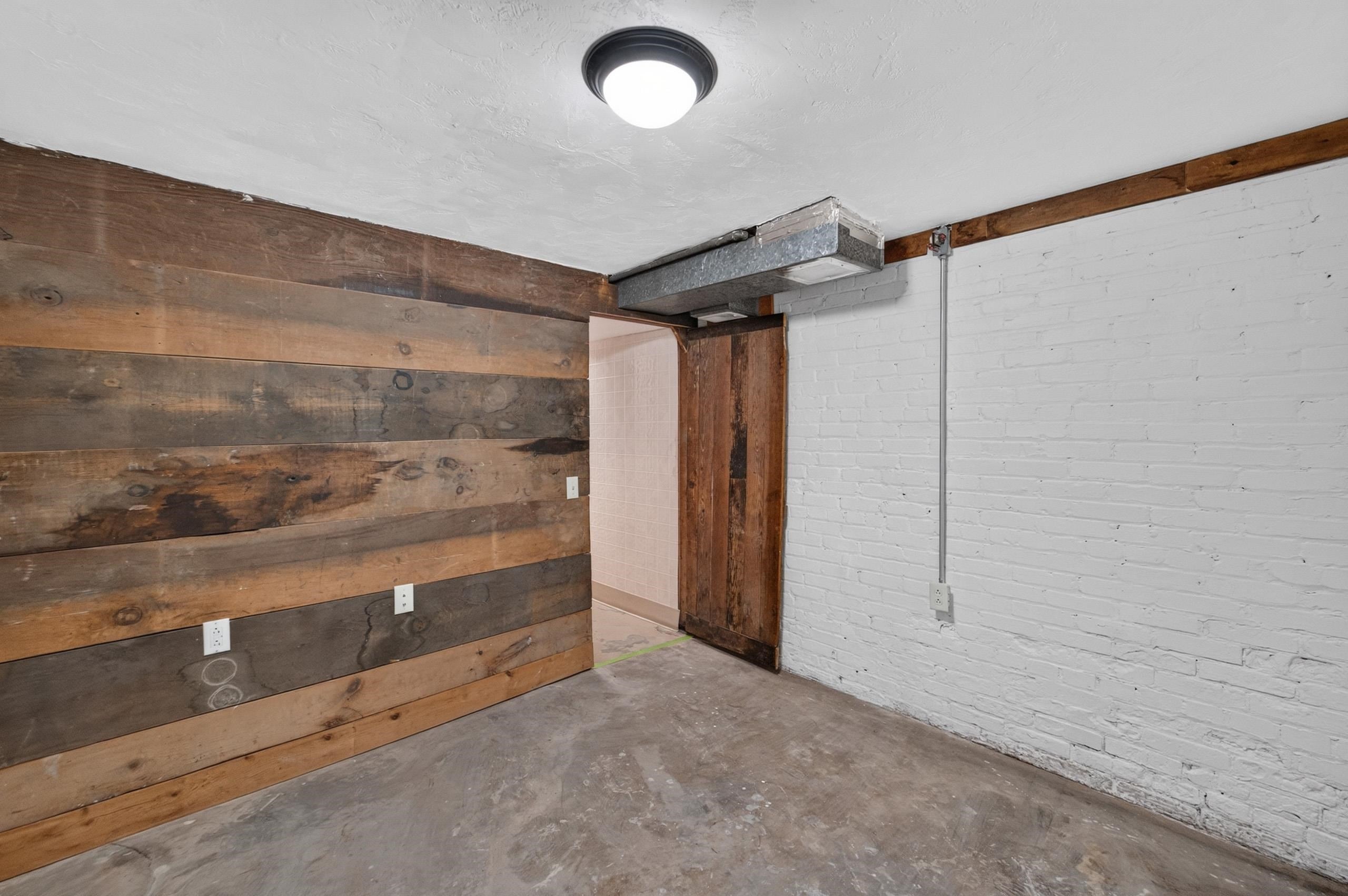 501 W Rollin Street