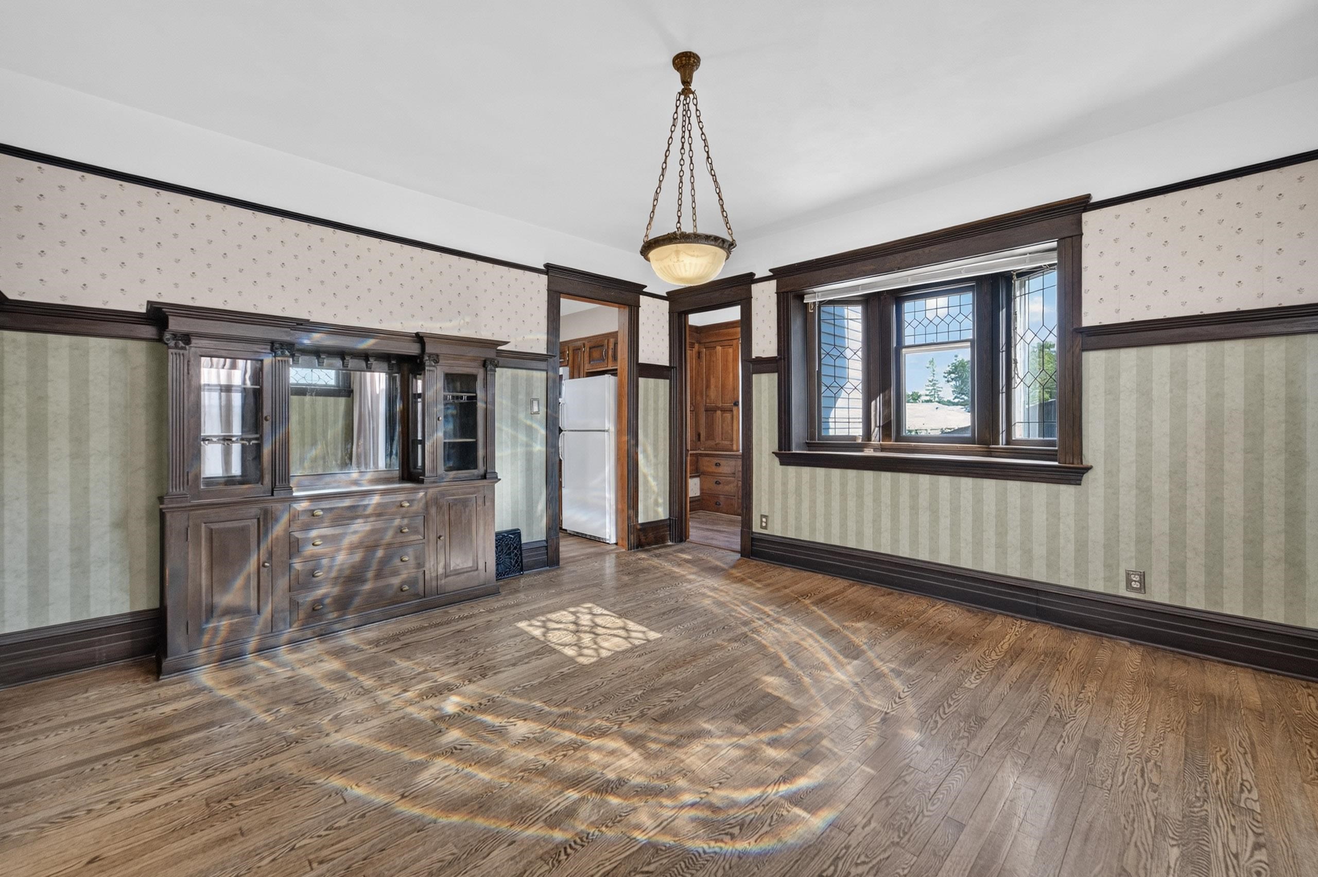 501 W Rollin Street