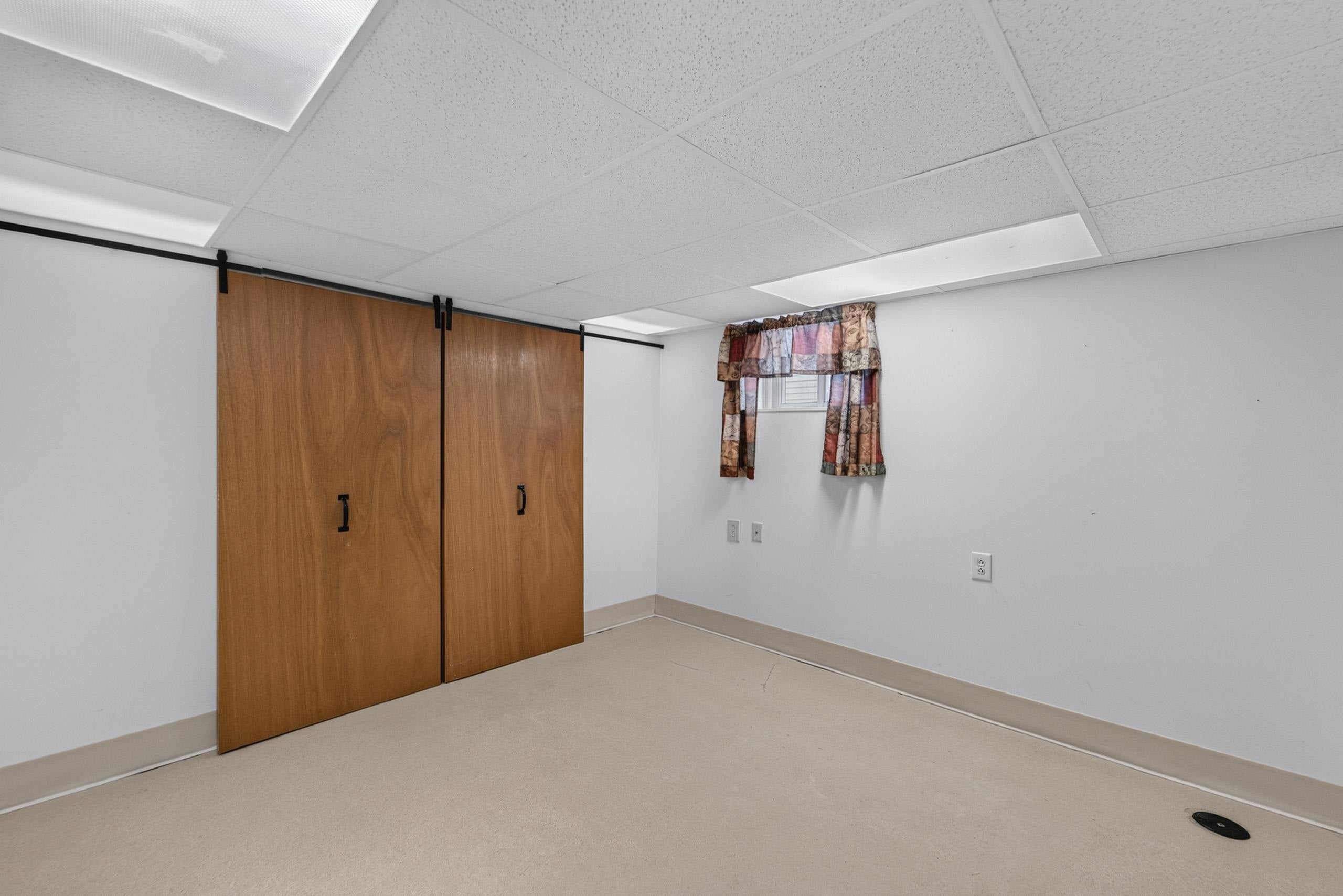 501 W Rollin Street