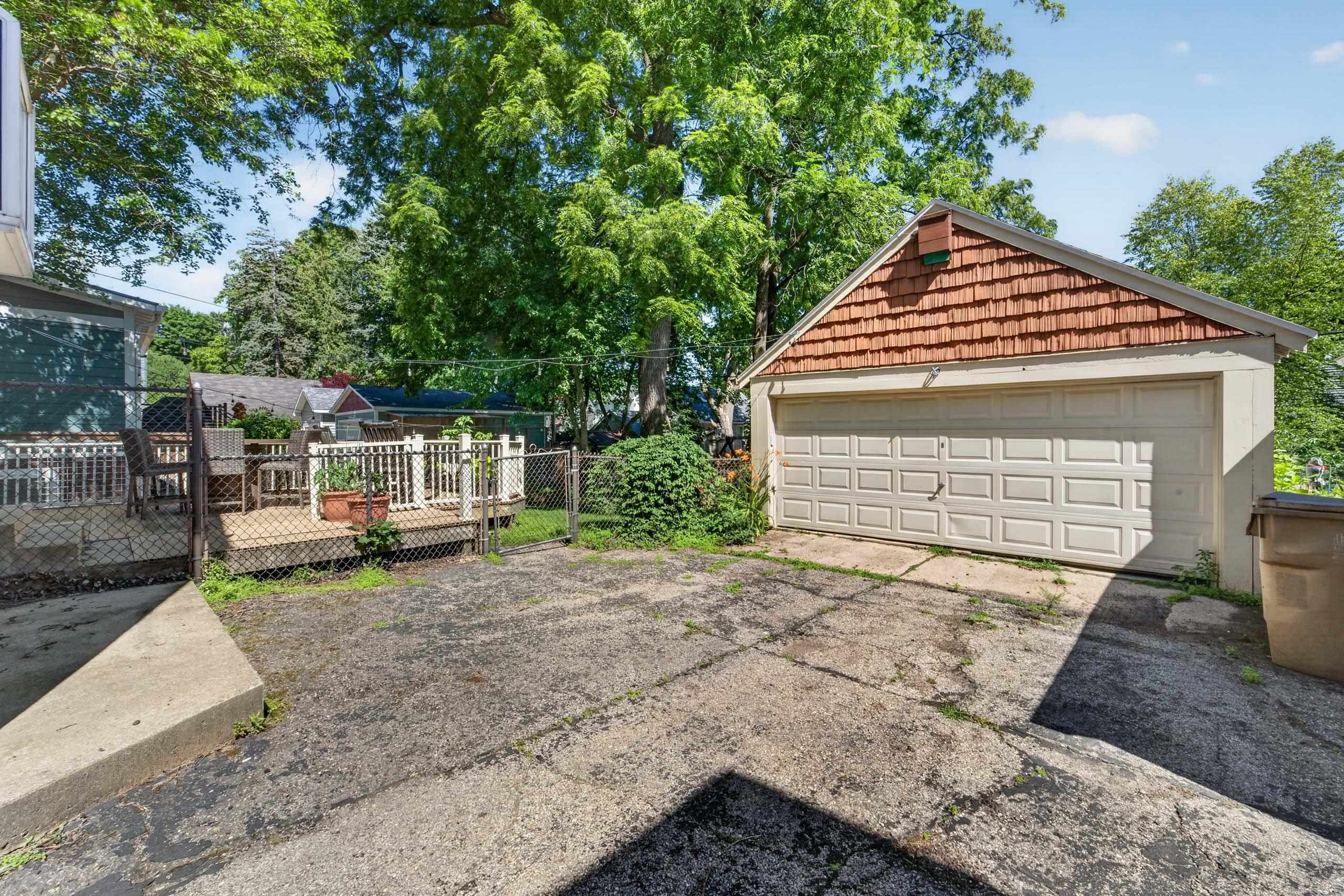 2626 Chamberlain Avenue