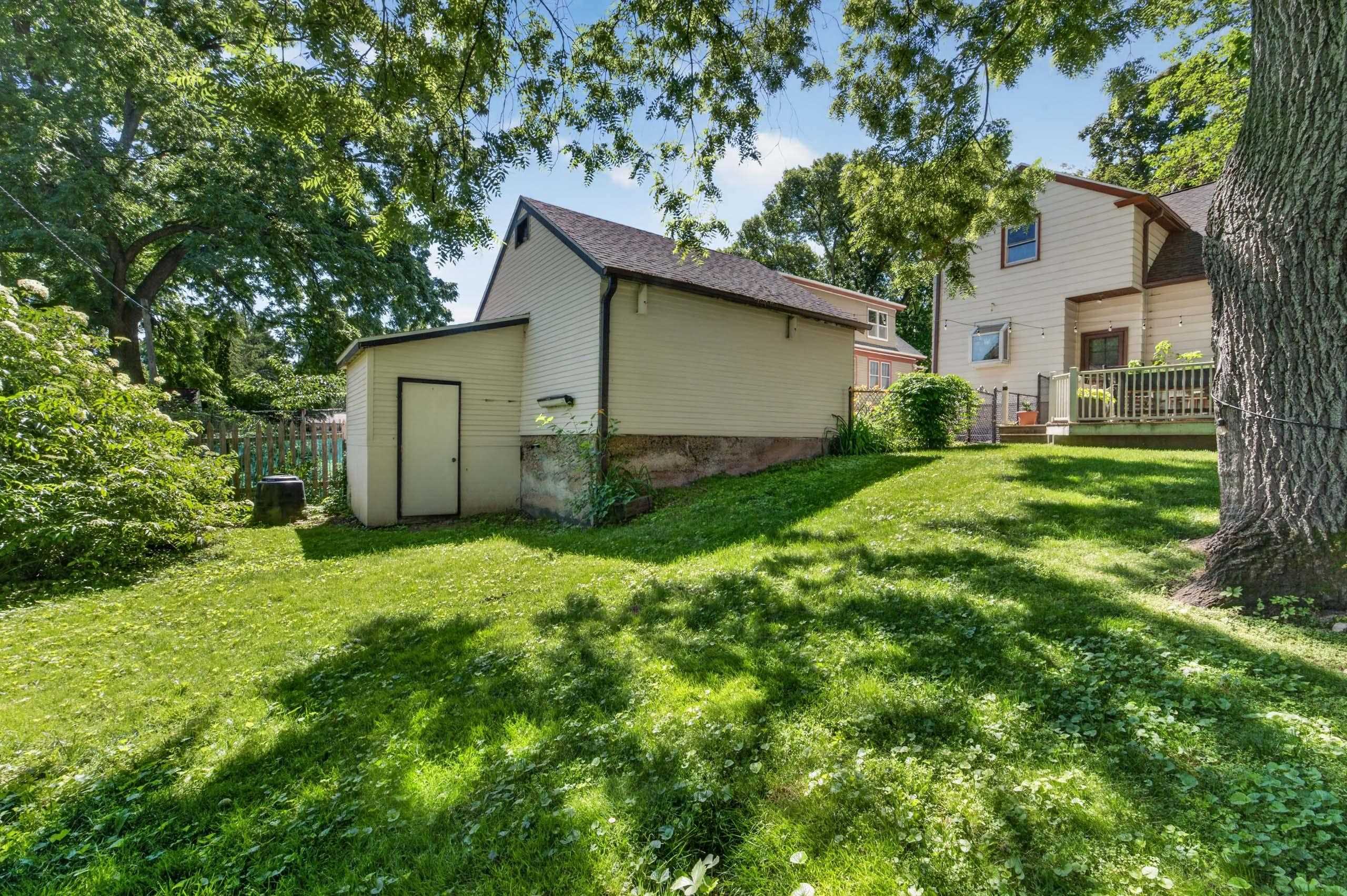 2626 Chamberlain Avenue