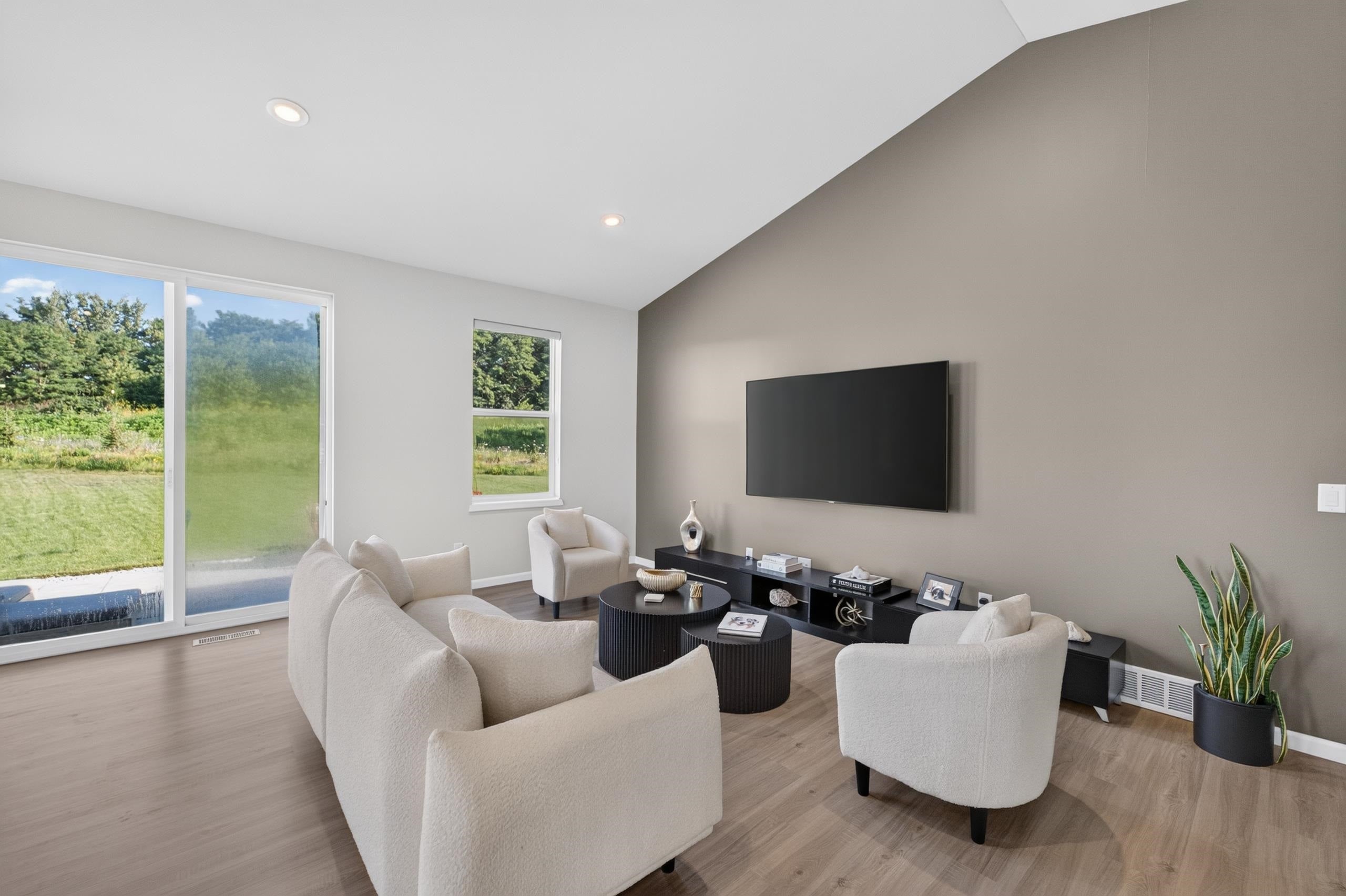 5514 Maddy Pass