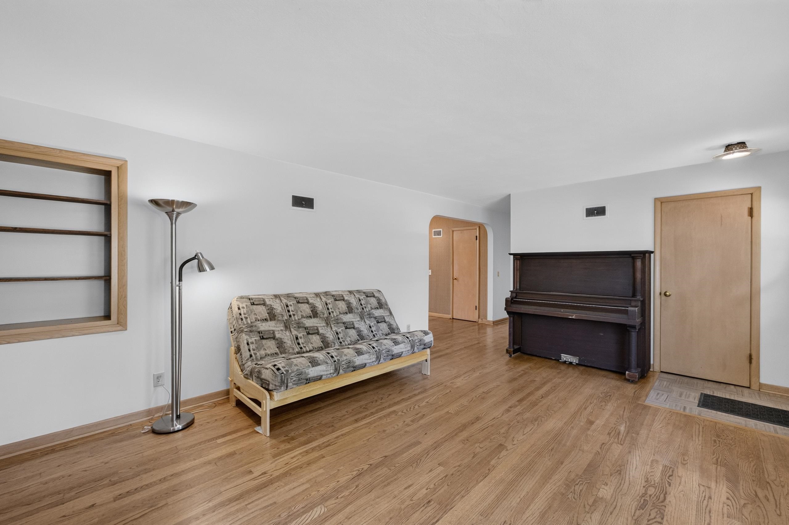 5509 Raymond Road