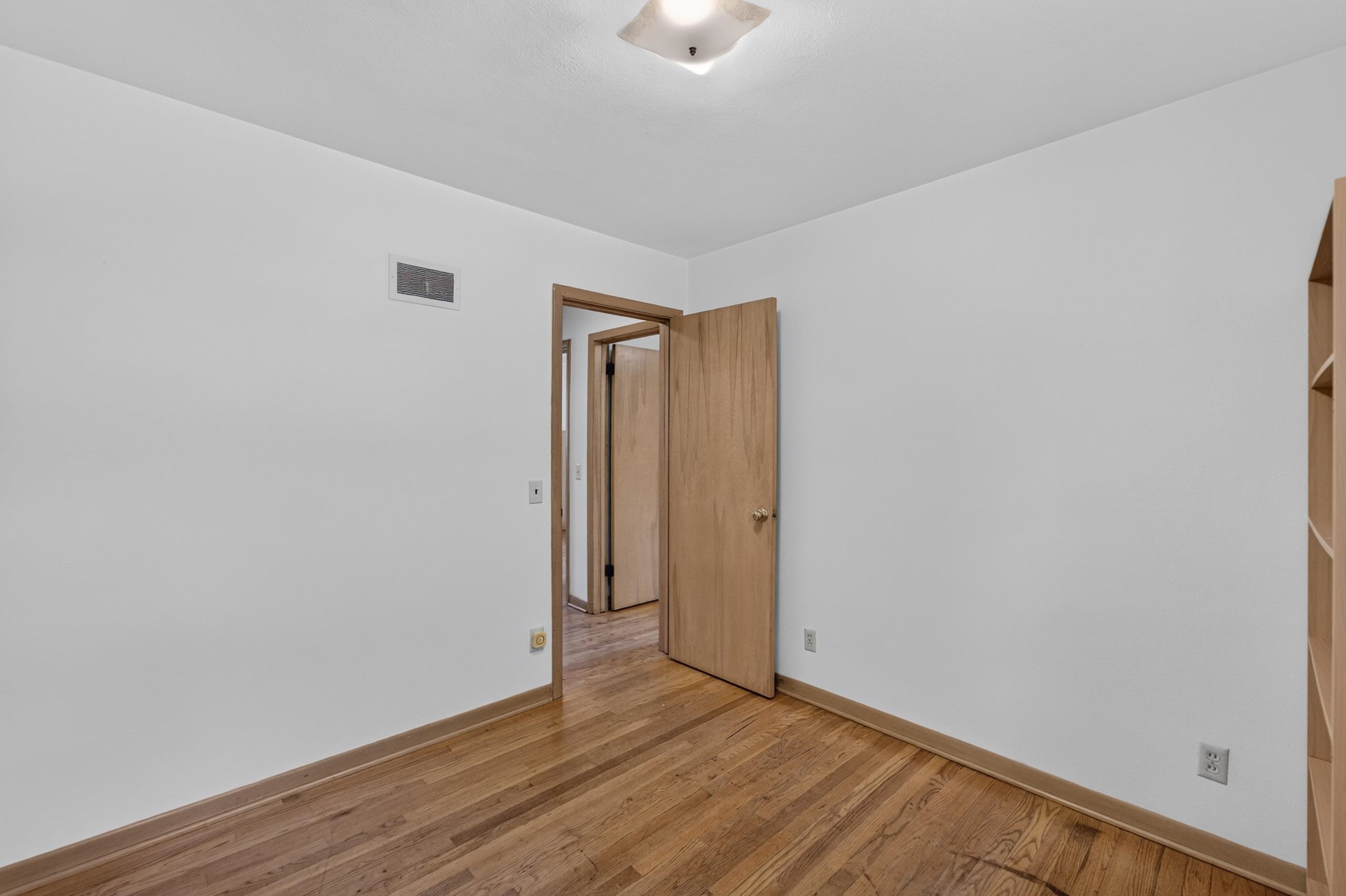 5509 Raymond Road